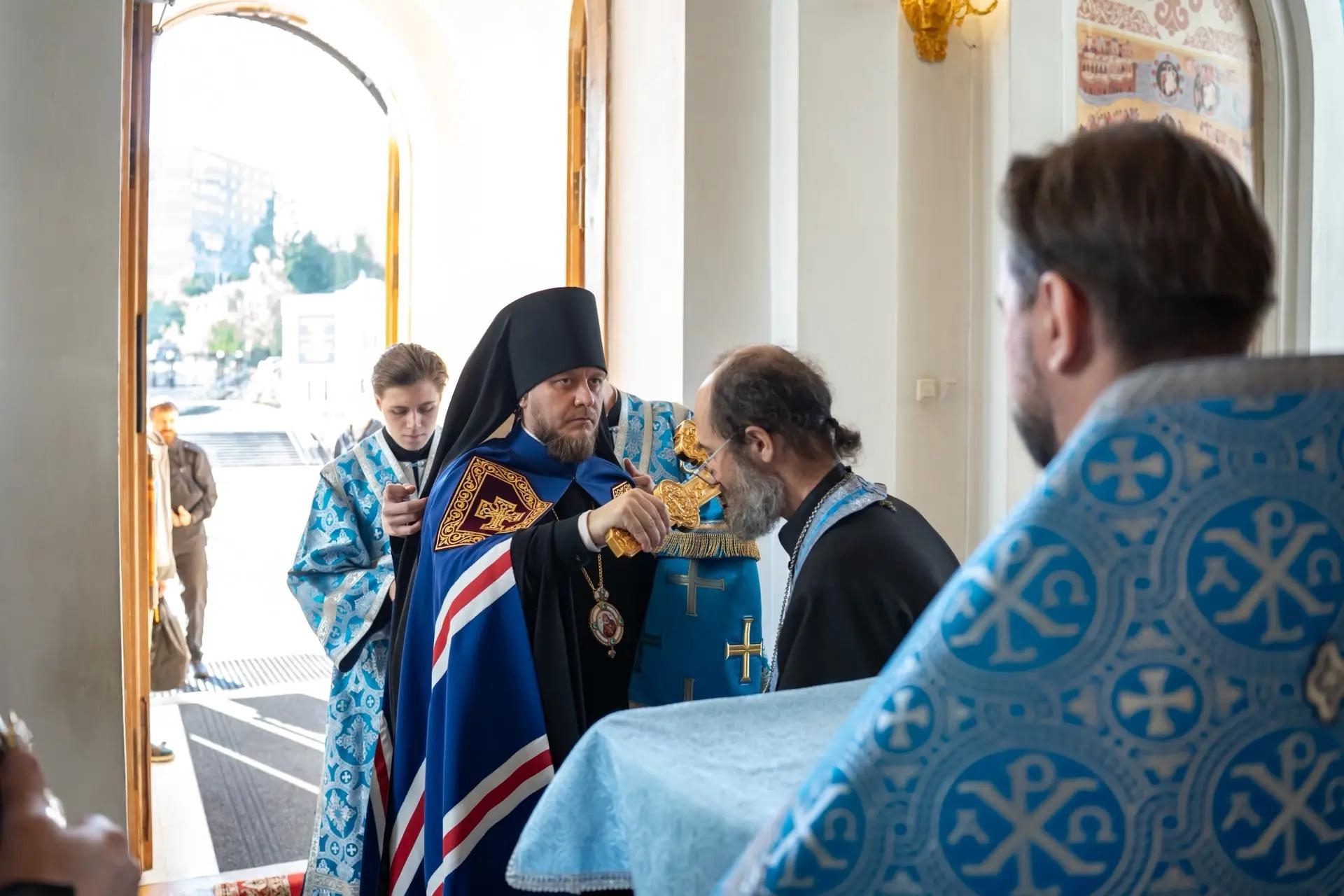 Всенощное бдение в канун Успения Пресвятой Владычицы нашей Богородицы и Приснодевы Марии с чином Погребения Плащаницы