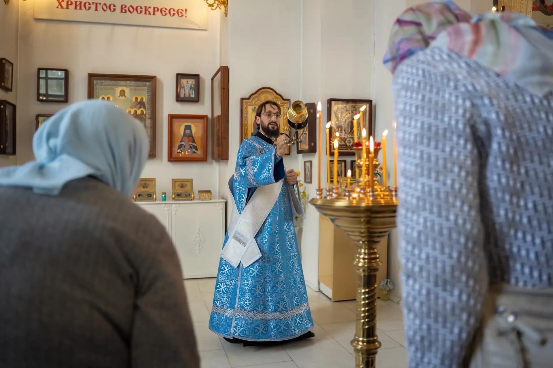 Всенощное бдение в канун Успения Пресвятой Владычицы нашей Богородицы и Приснодевы Марии с чином Погребения Плащаницы