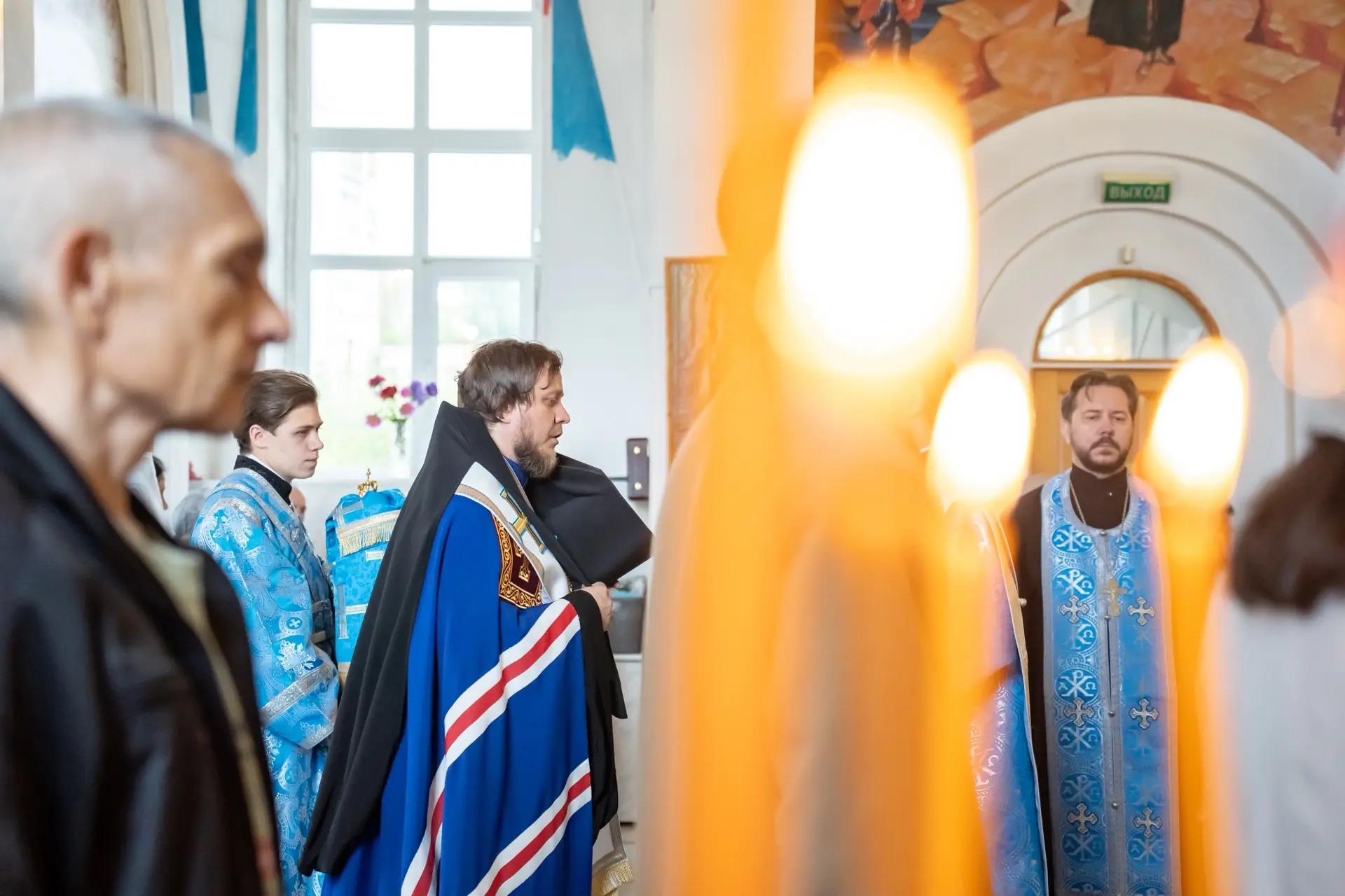 Всенощное бдение в канун Успения Пресвятой Владычицы нашей Богородицы и Приснодевы Марии с чином Погребения Плащаницы