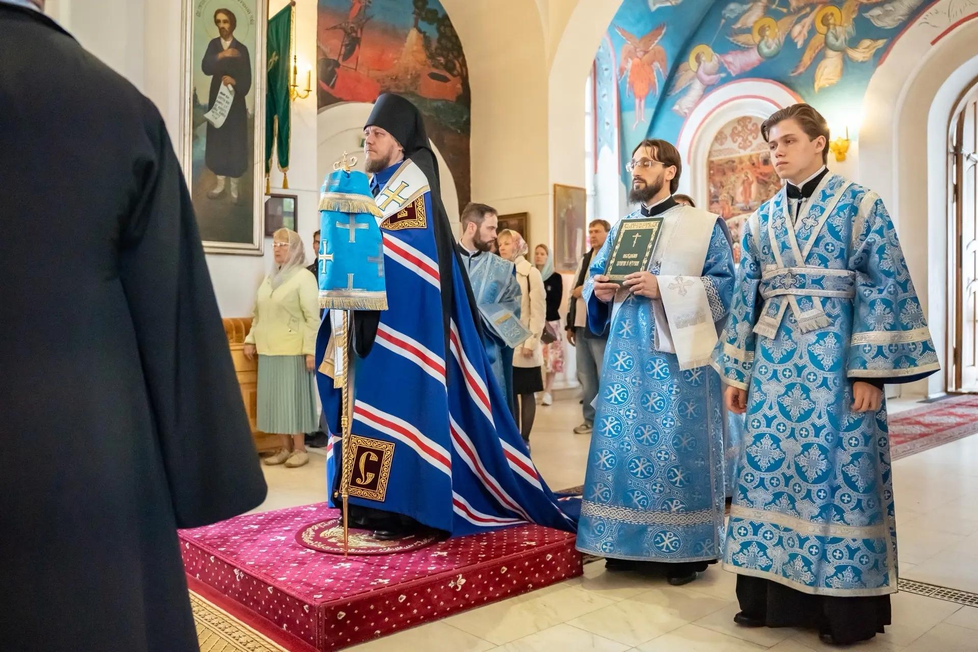 Всенощное бдение в канун Успения Пресвятой Владычицы нашей Богородицы и Приснодевы Марии с чином Погребения Плащаницы