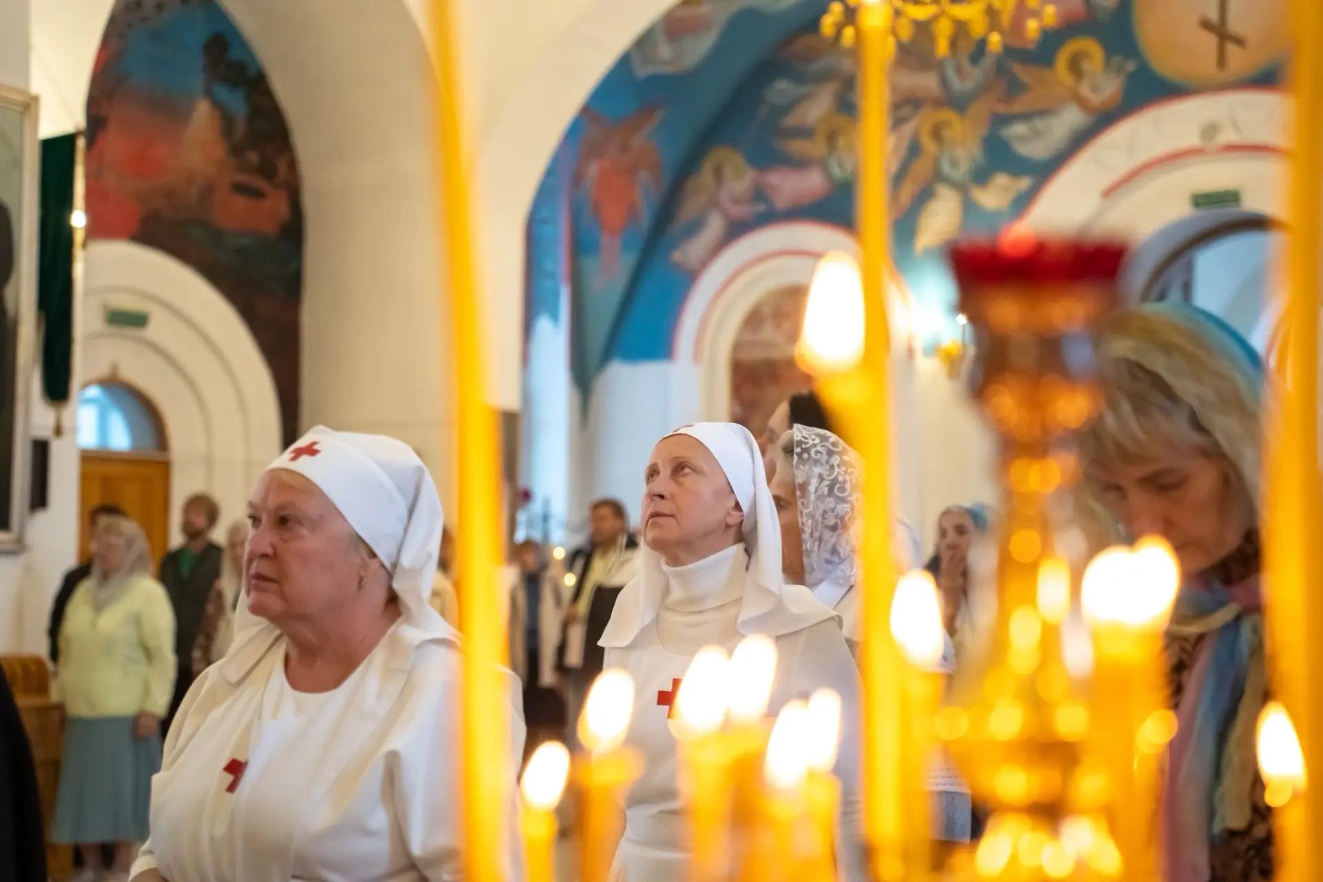 Всенощное бдение в канун Успения Пресвятой Владычицы нашей Богородицы и Приснодевы Марии с чином Погребения Плащаницы