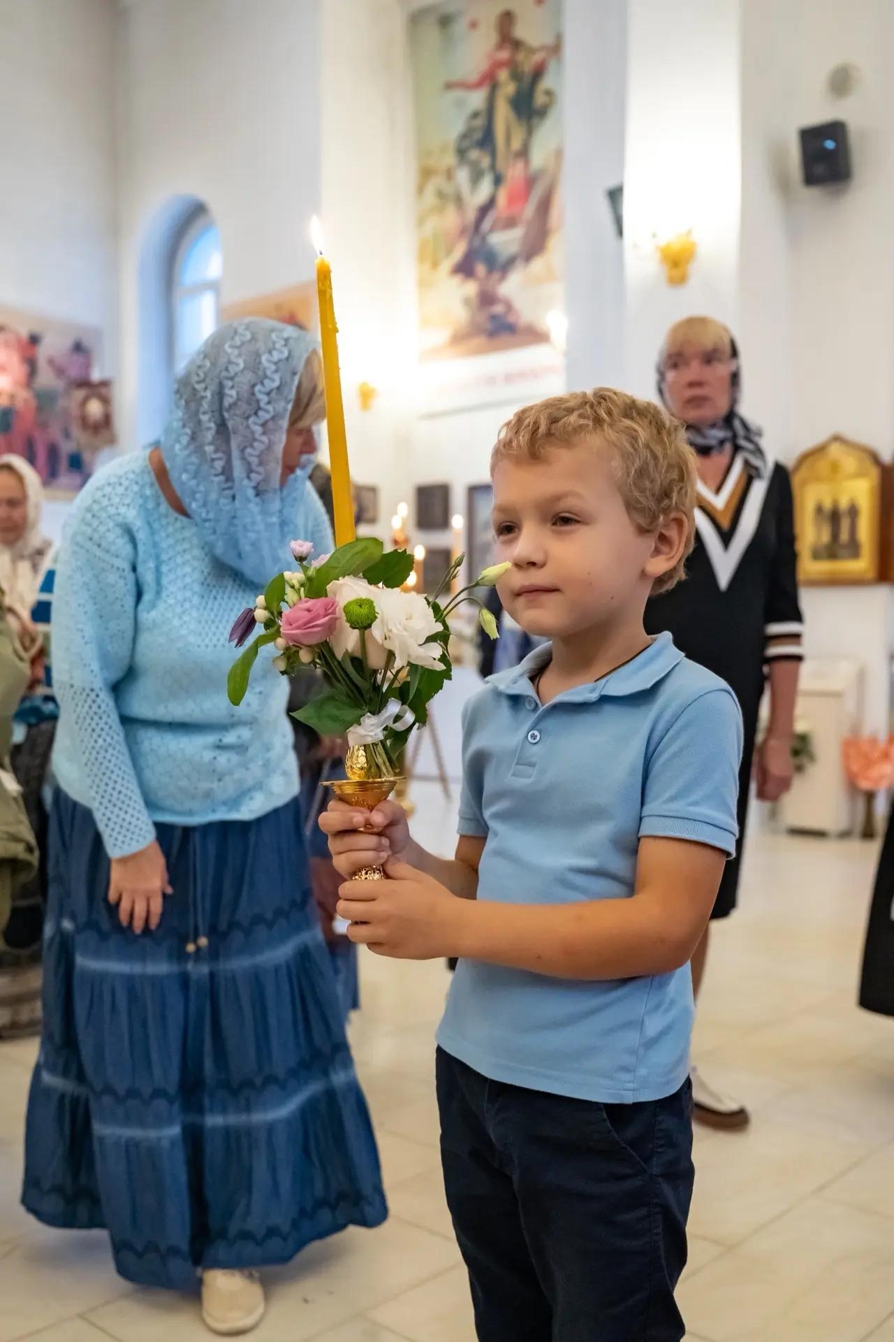 Всенощное бдение в канун Успения Пресвятой Владычицы нашей Богородицы и Приснодевы Марии с чином Погребения Плащаницы