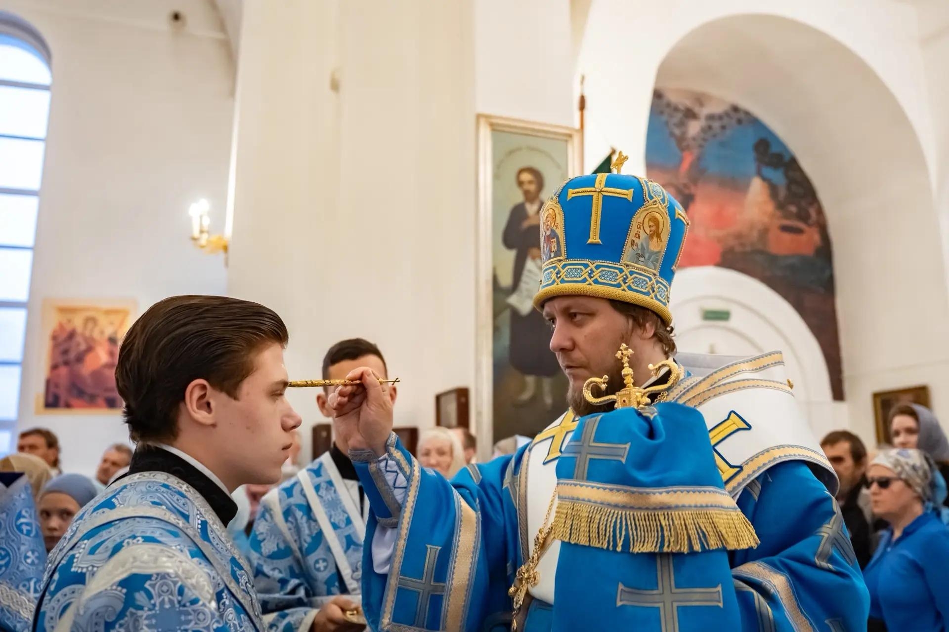 Всенощное бдение в канун Успения Пресвятой Владычицы нашей Богородицы и Приснодевы Марии с чином Погребения Плащаницы