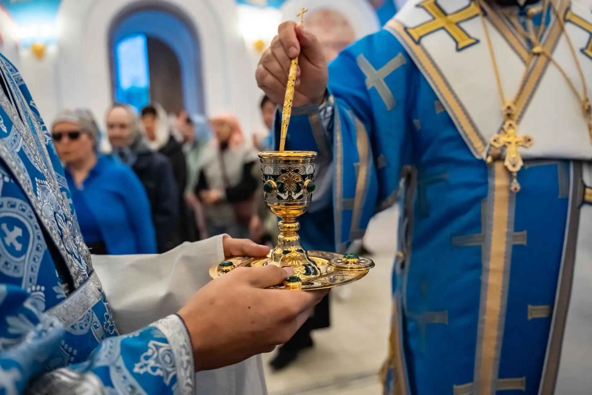 Всенощное бдение в канун Успения Пресвятой Владычицы нашей Богородицы и Приснодевы Марии с чином Погребения Плащаницы