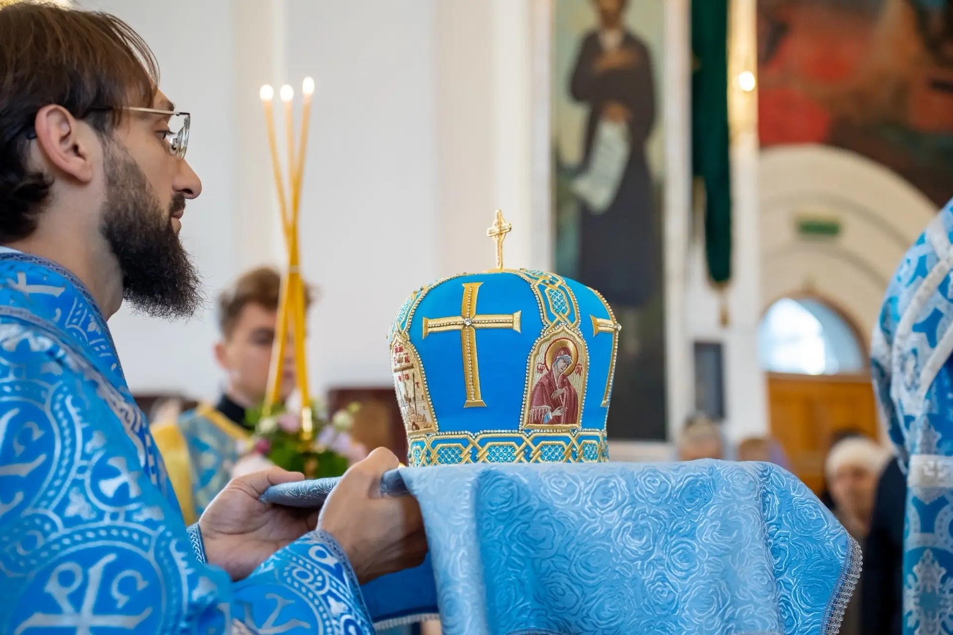 Литургия  пятницу 13-й седмицы по Пятидесятнице, Успение Пресвятой Владычицы нашей Богородицы и Приснодевы Марии