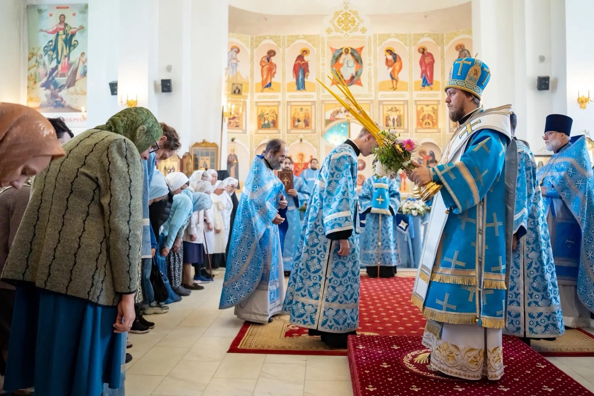 Литургия  пятницу 13-й седмицы по Пятидесятнице, Успение Пресвятой Владычицы нашей Богородицы и Приснодевы Марии