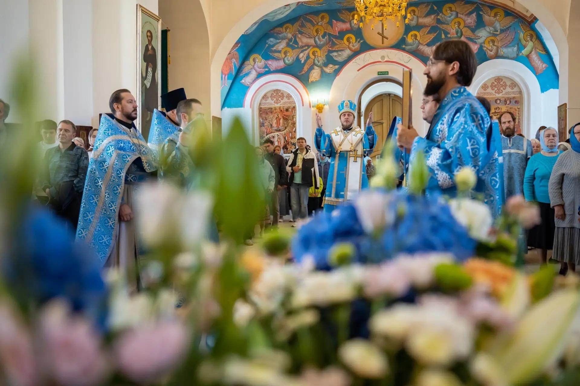 Литургия  пятницу 13-й седмицы по Пятидесятнице, Успение Пресвятой Владычицы нашей Богородицы и Приснодевы Марии