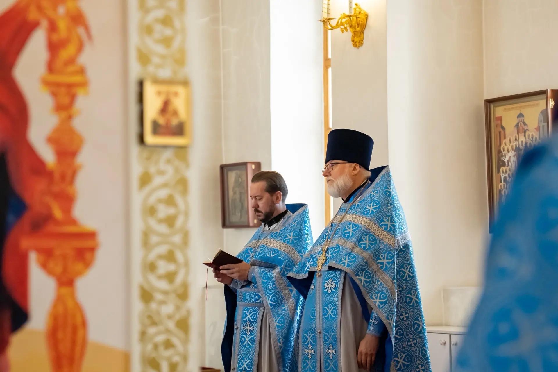 Литургия  пятницу 13-й седмицы по Пятидесятнице, Успение Пресвятой Владычицы нашей Богородицы и Приснодевы Марии
