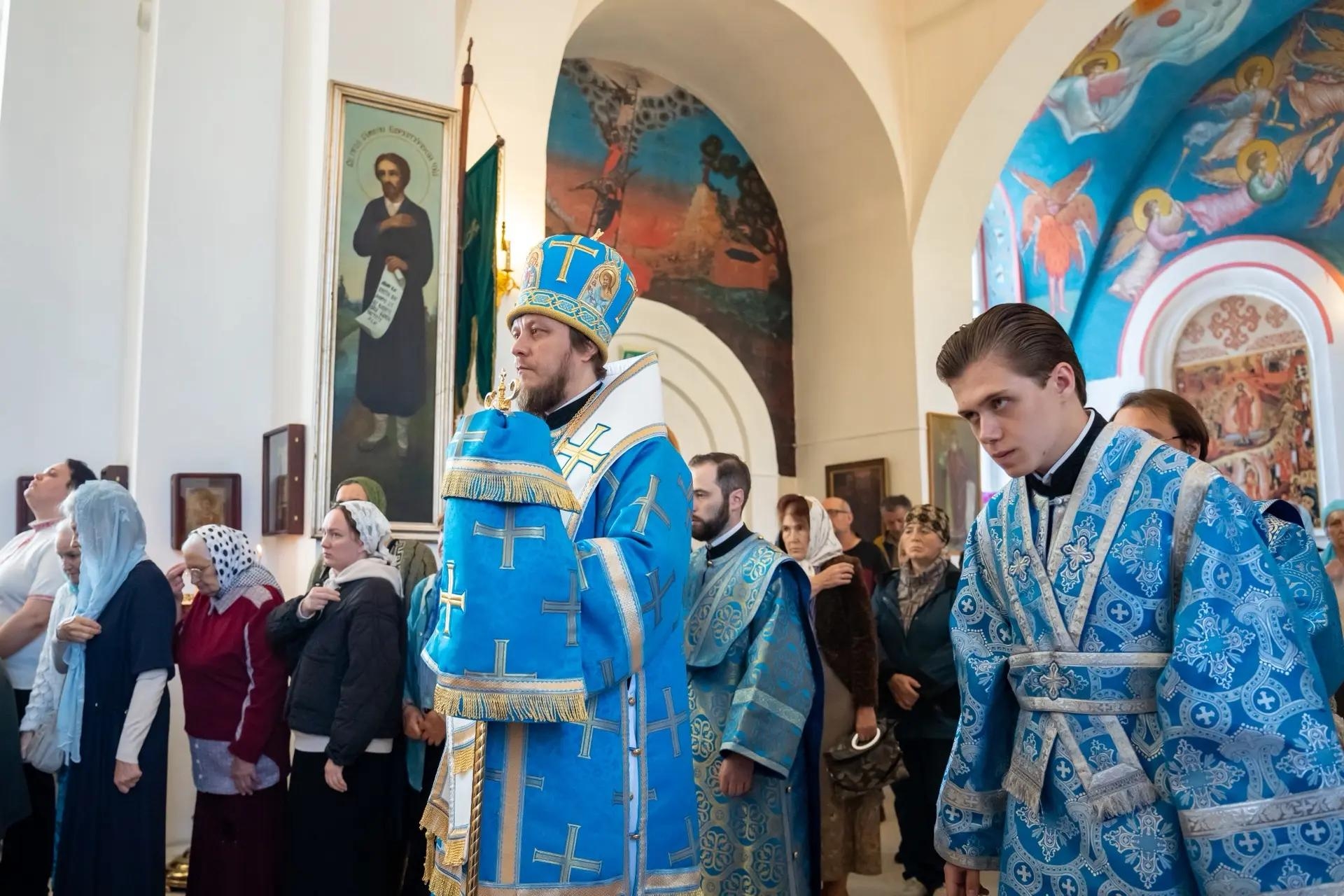 Литургия  пятницу 13-й седмицы по Пятидесятнице, Успение Пресвятой Владычицы нашей Богородицы и Приснодевы Марии