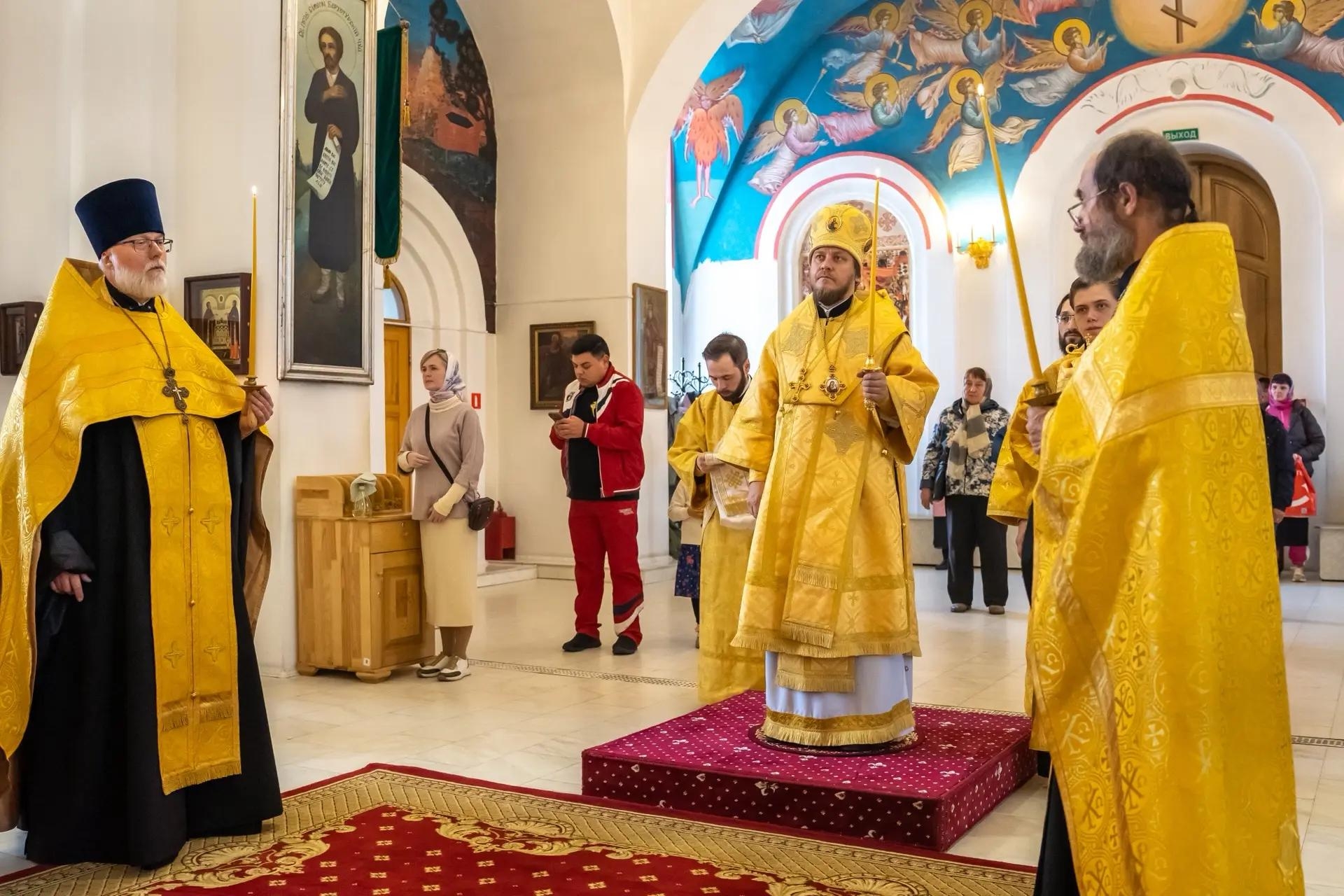 Всенощное бдение в канун Недели 13-й по Пятидесятнице, сщмч. Мирона