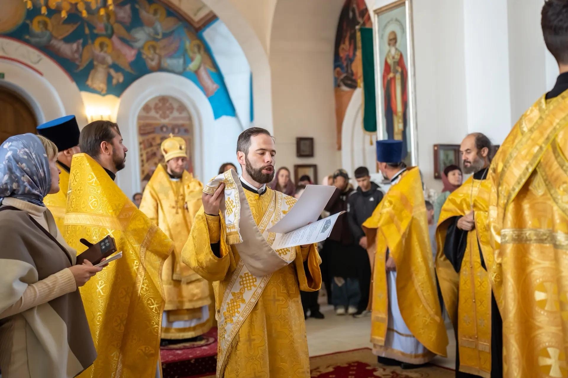 Литургия в Неделю 13-ю по Пятидесятнице, сщмч. Мирона Кизического