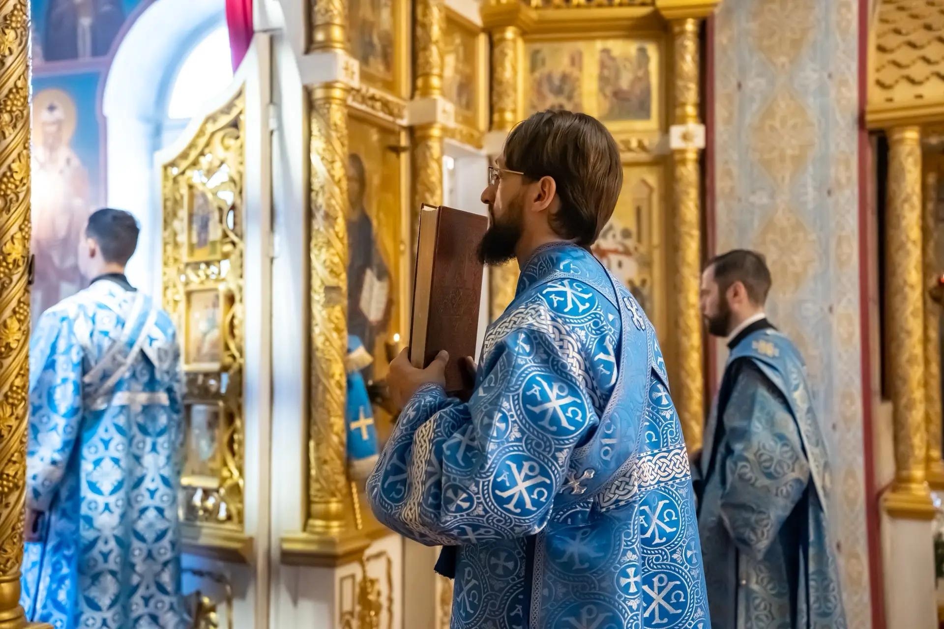 Литургия в понедельник 14-й седмицы по Пятидесятнице, иконы Божией Матери «Всецарица»