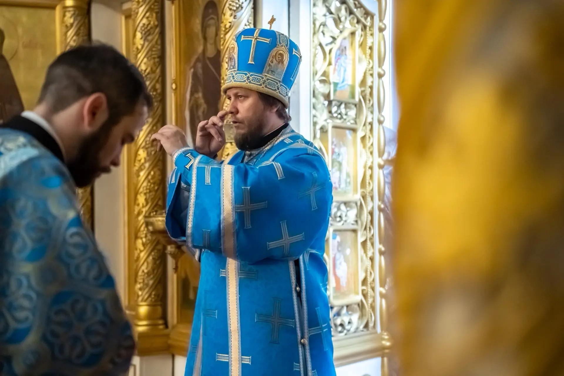 Литургия в понедельник 14-й седмицы по Пятидесятнице, иконы Божией Матери «Всецарица»