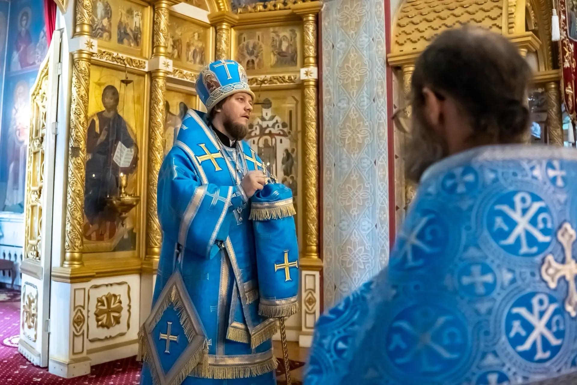 Литургия в понедельник 14-й седмицы по Пятидесятнице, иконы Божией Матери «Всецарица»