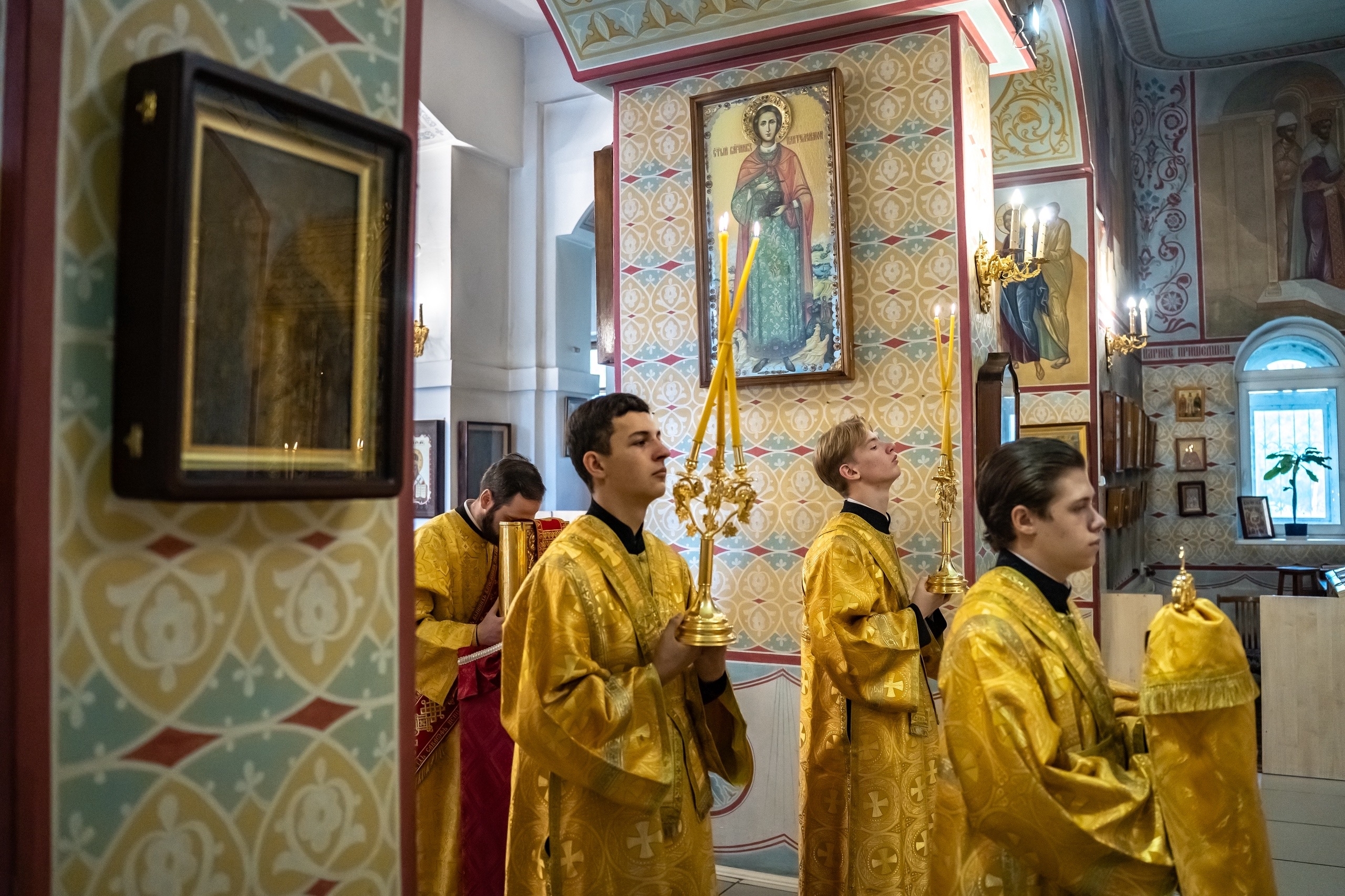 Литургия во вторник 9-ой Недели по Пятидесятнице, мироносицы равноап. Марии Магдалины