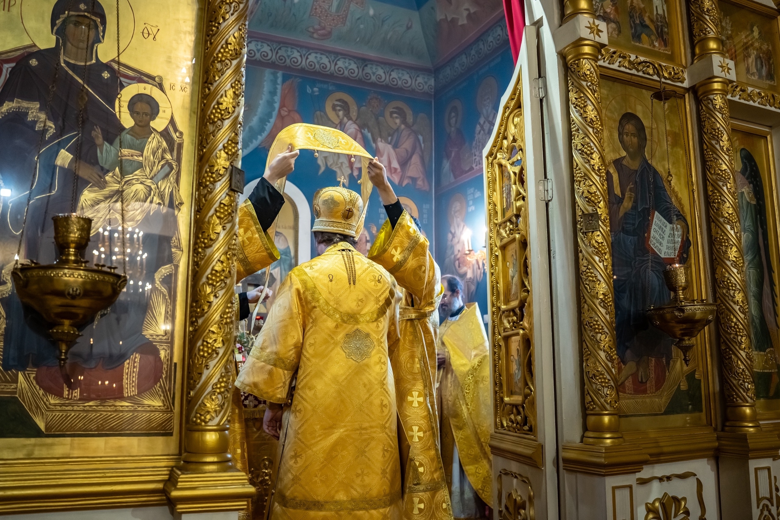 Литургия во вторник 9-ой Недели по Пятидесятнице, мироносицы равноап. Марии Магдалины