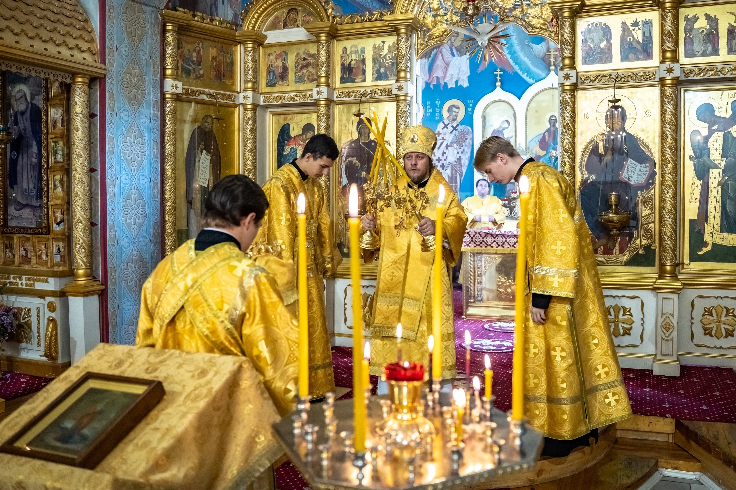 Литургия во вторник 9-ой Недели по Пятидесятнице, мироносицы равноап. Марии Магдалины