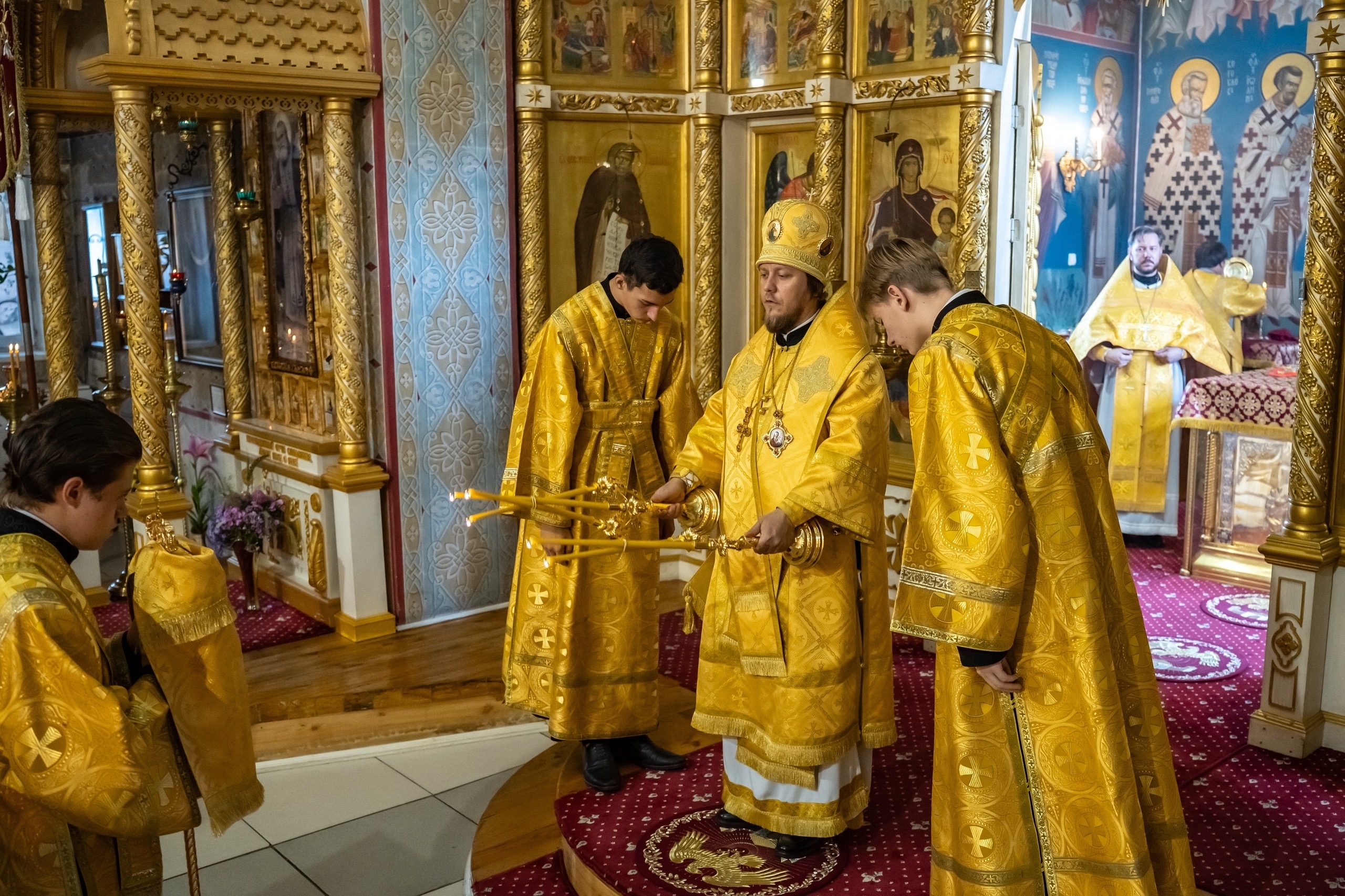 Литургия во вторник 9-ой Недели по Пятидесятнице, мироносицы равноап. Марии Магдалины