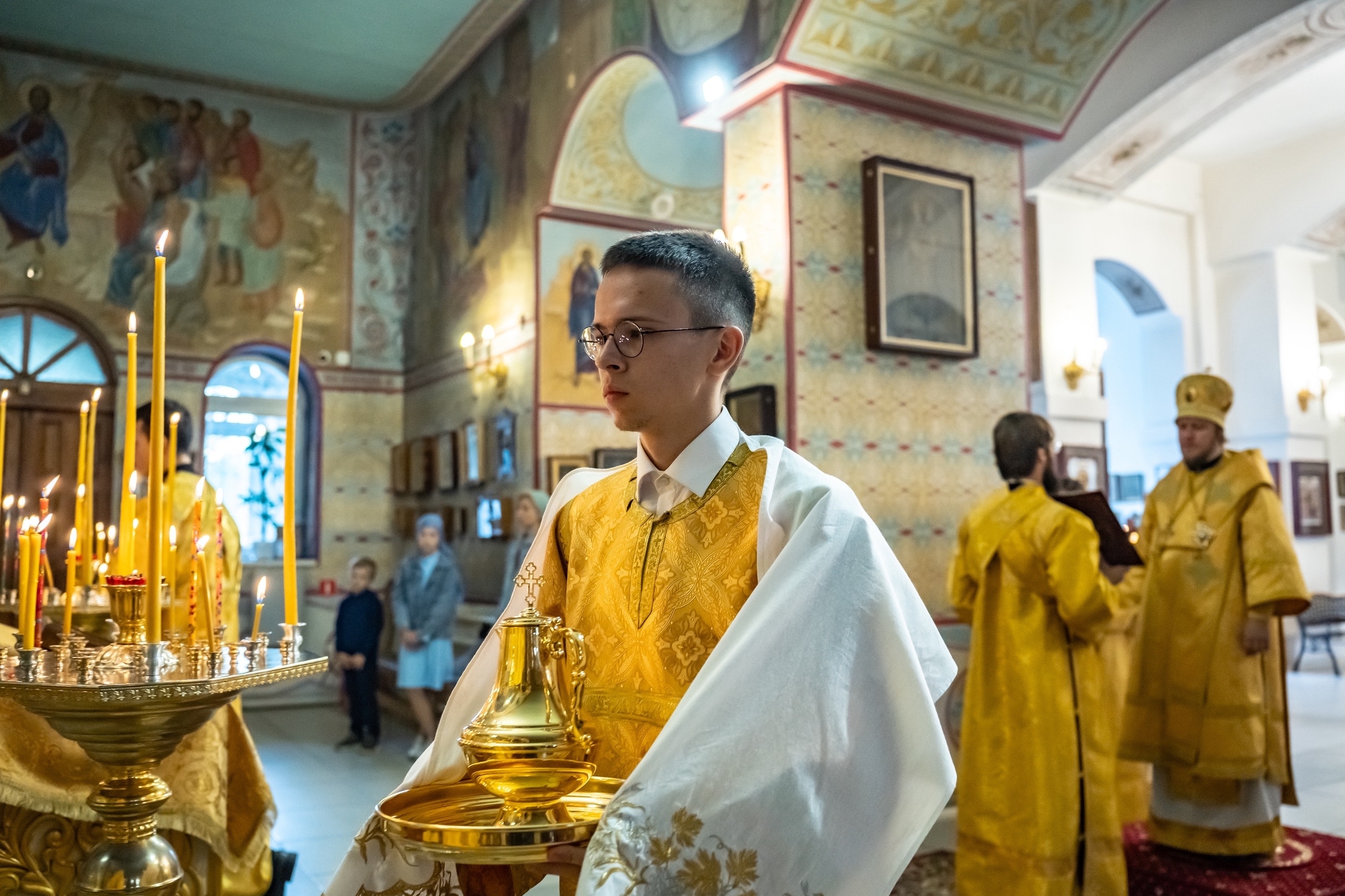 Литургия во вторник 9-ой Недели по Пятидесятнице, мироносицы равноап. Марии Магдалины