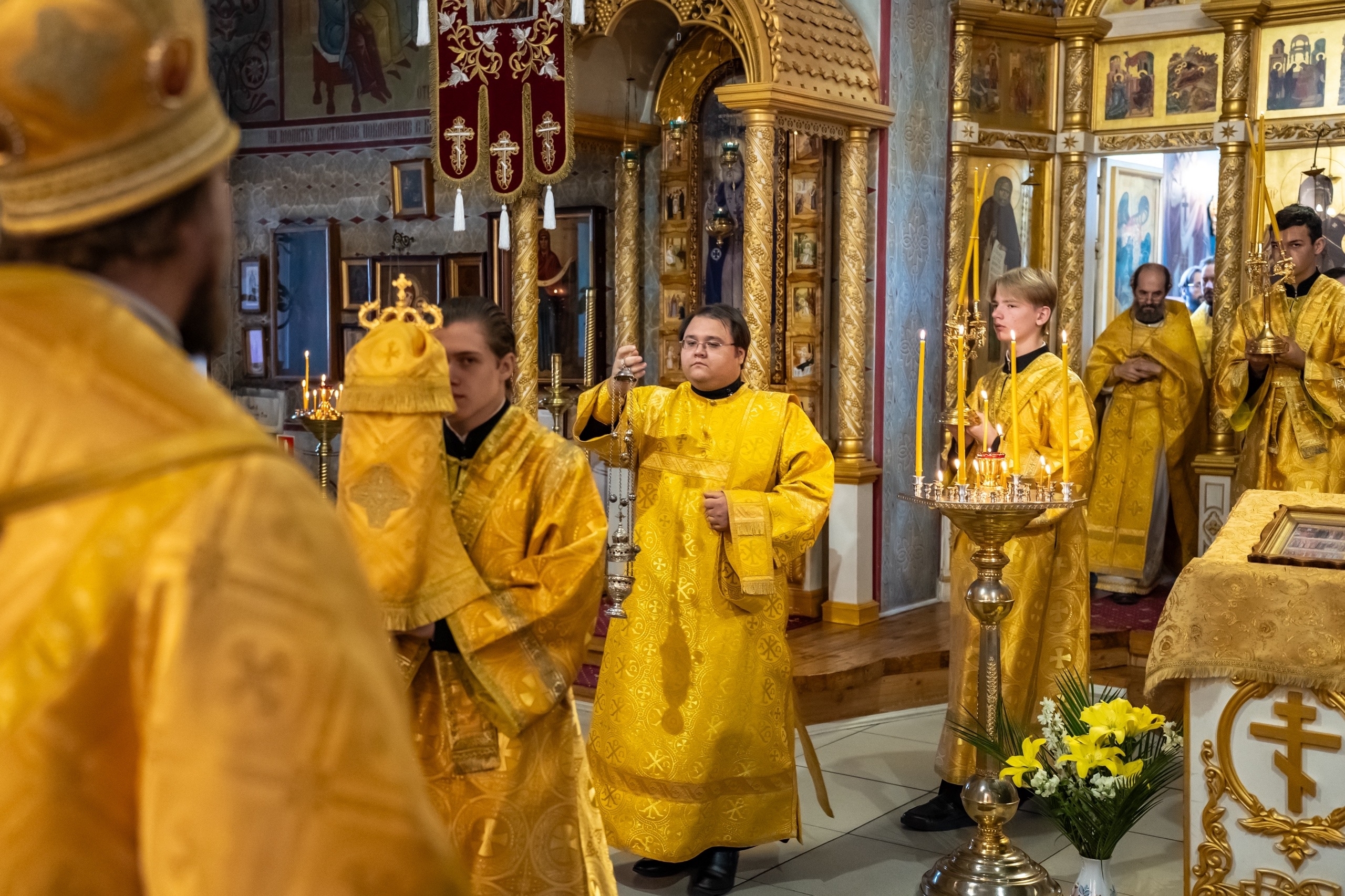 Литургия в пятницу 9-ой Недели по Пятидесятнице, успение праведной Анны, матери Пресвятой Богородицы