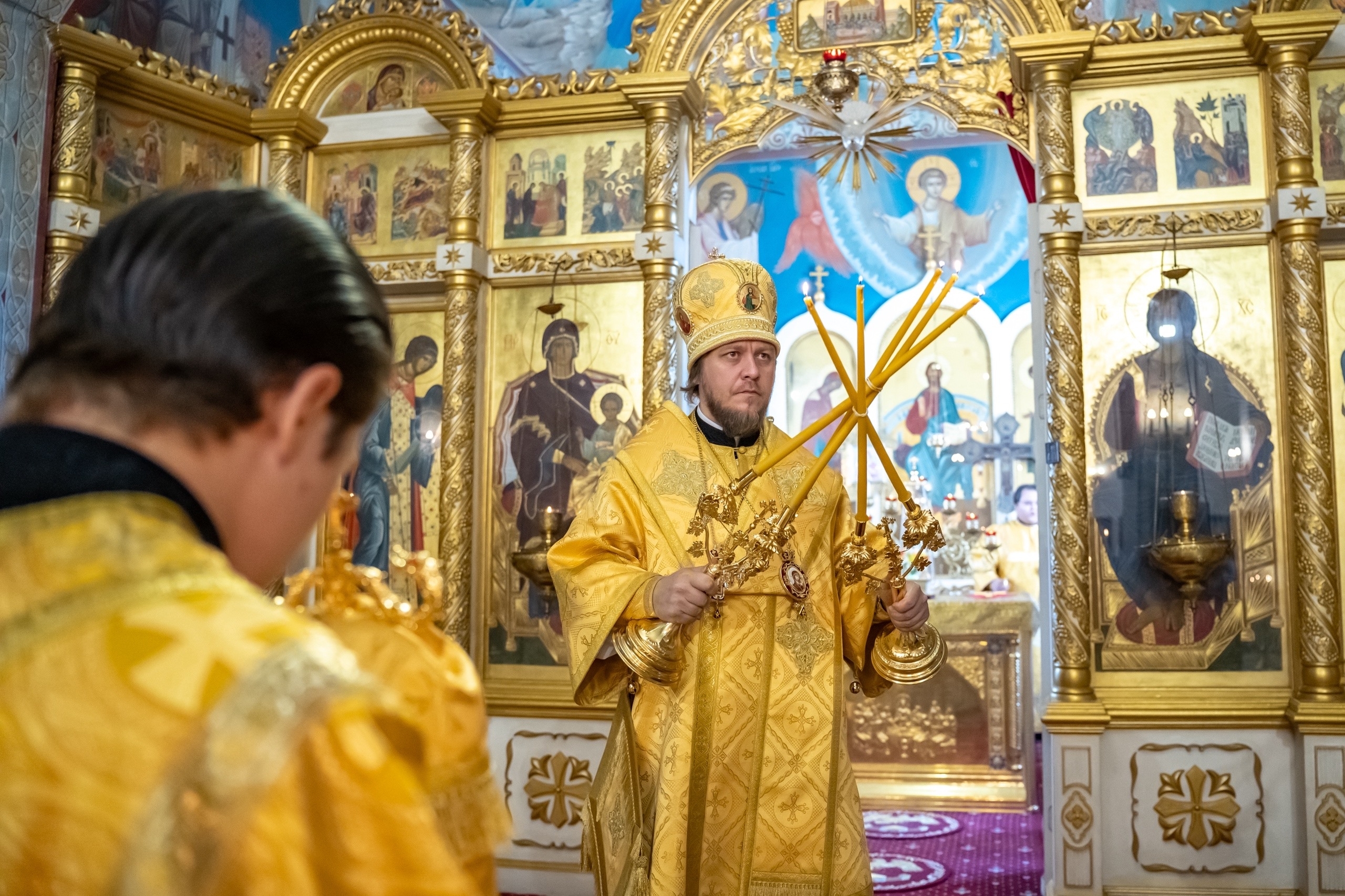 Литургия в пятницу 9-ой Недели по Пятидесятнице, успение праведной Анны, матери Пресвятой Богородицы
