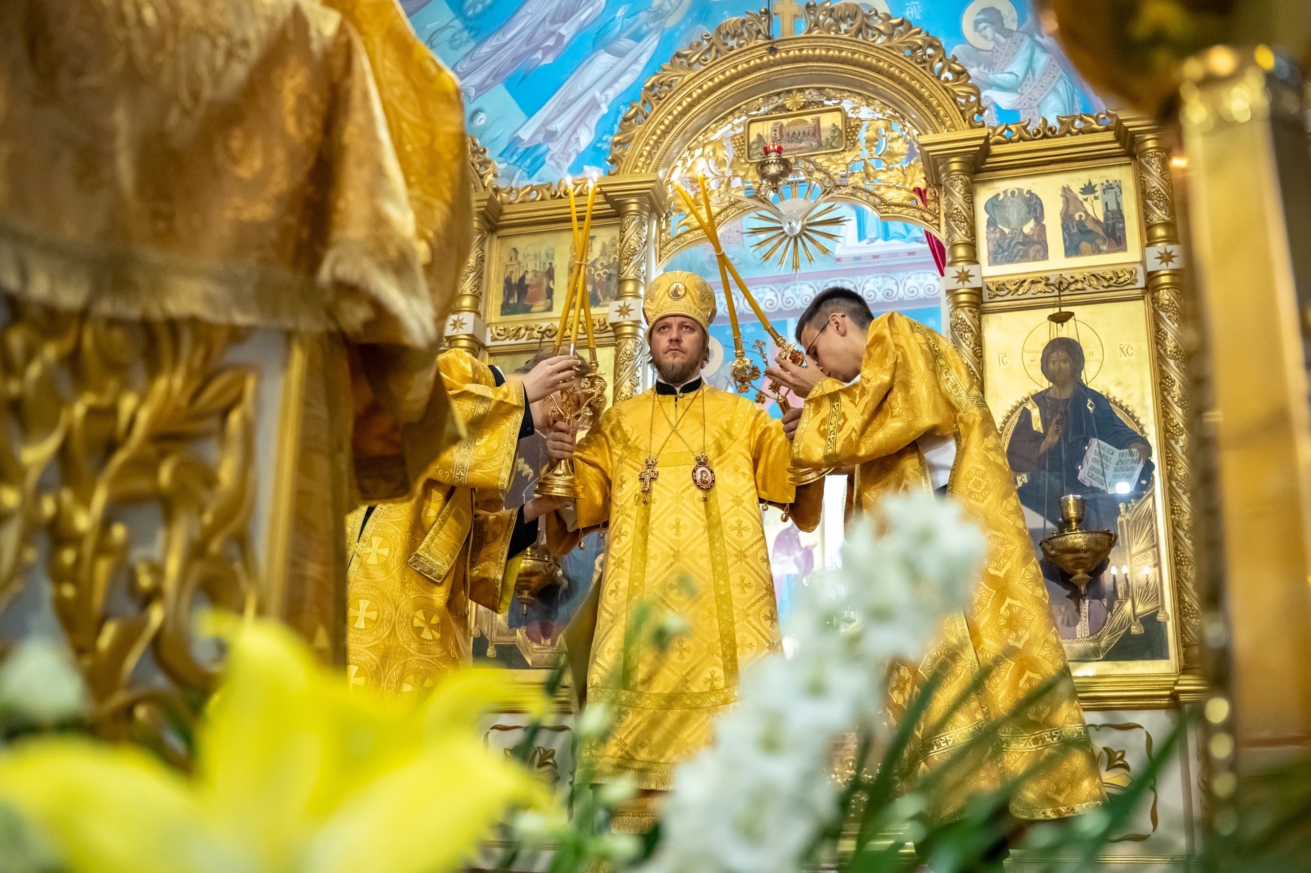 Литургия в пятницу 9-ой Недели по Пятидесятнице, успение праведной Анны, матери Пресвятой Богородицы