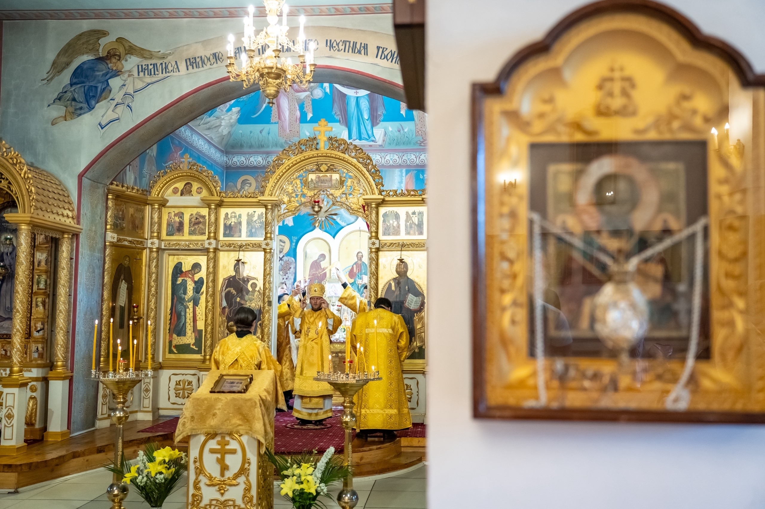 Литургия в пятницу 9-ой Недели по Пятидесятнице, успение праведной Анны, матери Пресвятой Богородицы