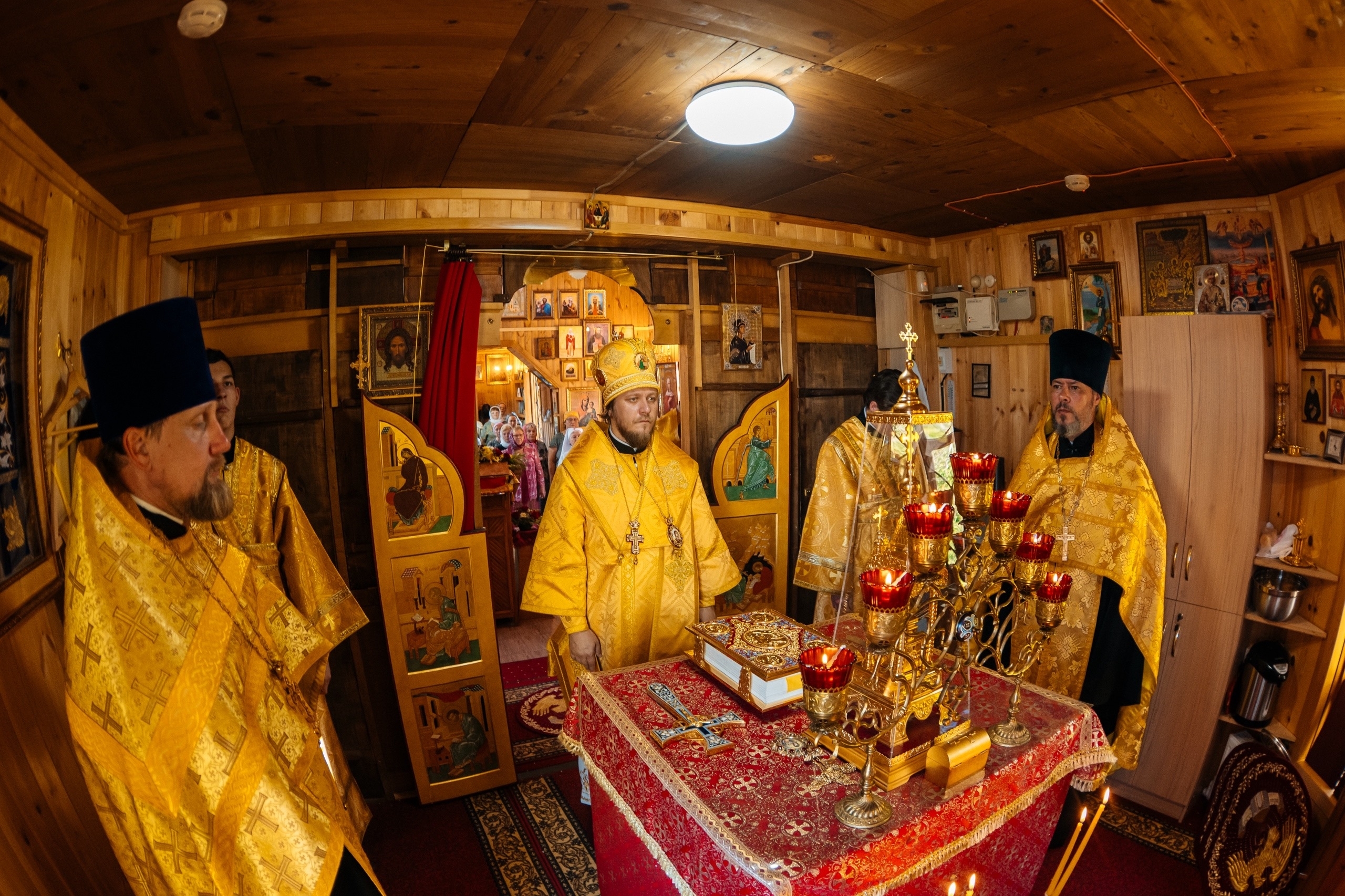 Всенощное бдение в Пантелеимоновском храме г. Юрюзань