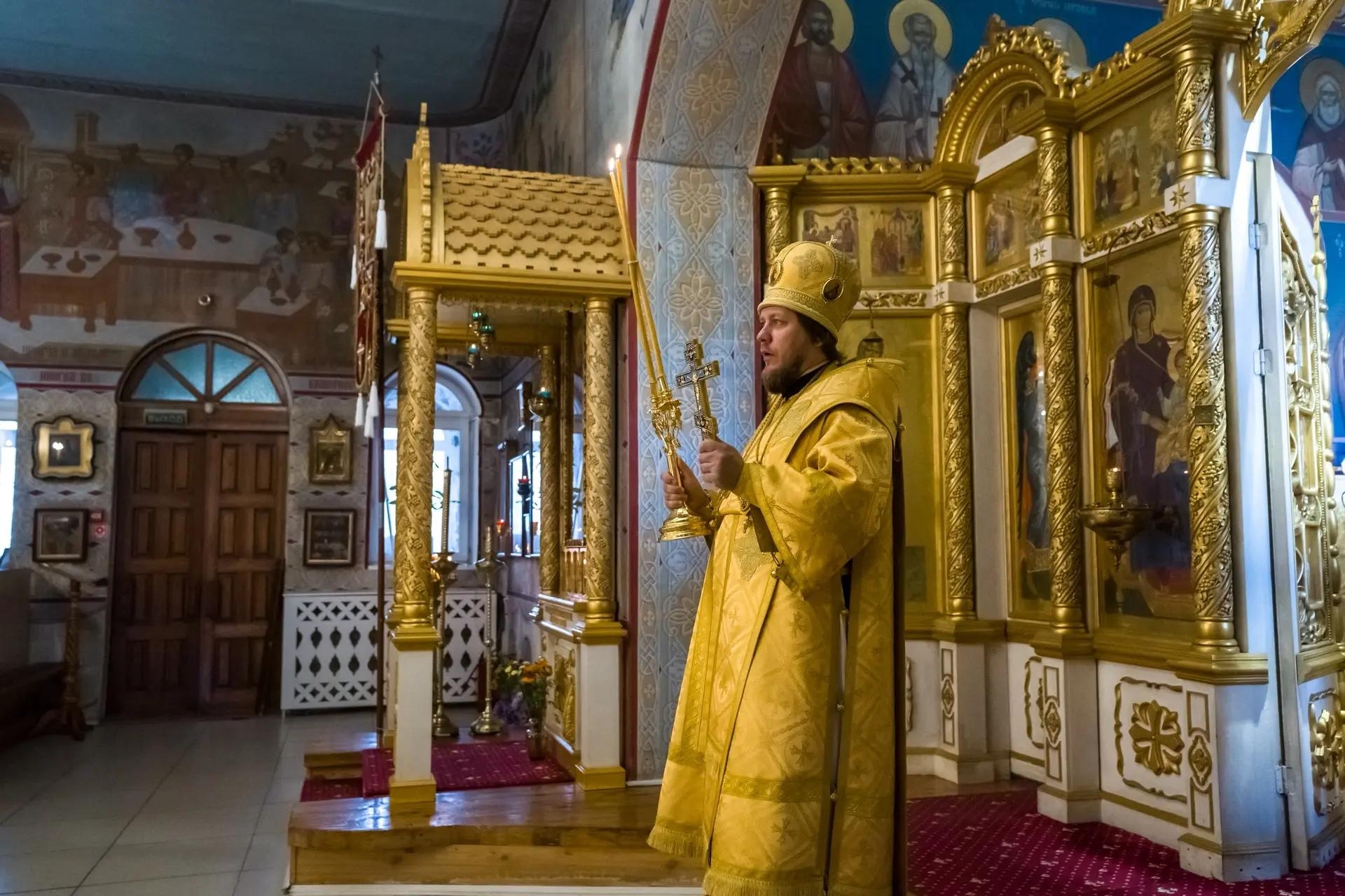 Литургия в четверг 16-й седмицы по Пятидесятнице, свт. Иоасафа, епископа Белгородского и свт. Митрофана, епископа Воронежского