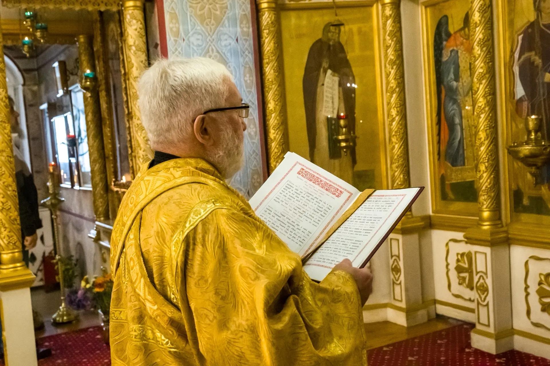 Литургия в четверг 16-й седмицы по Пятидесятнице, свт. Иоасафа, епископа Белгородского и свт. Митрофана, епископа Воронежского