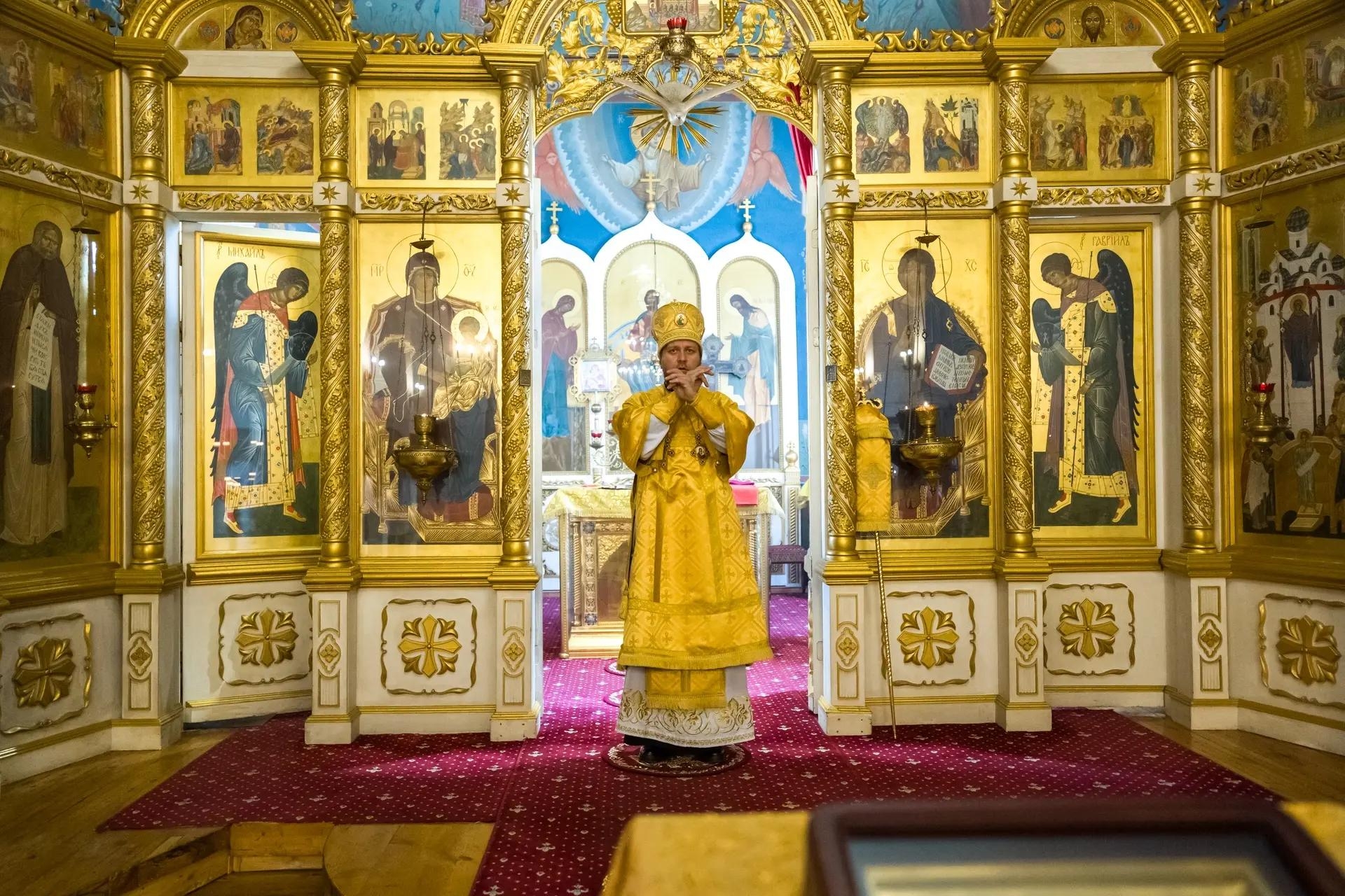 Литургия в четверг 16-й седмицы по Пятидесятнице, свт. Иоасафа, епископа Белгородского и свт. Митрофана, епископа Воронежского