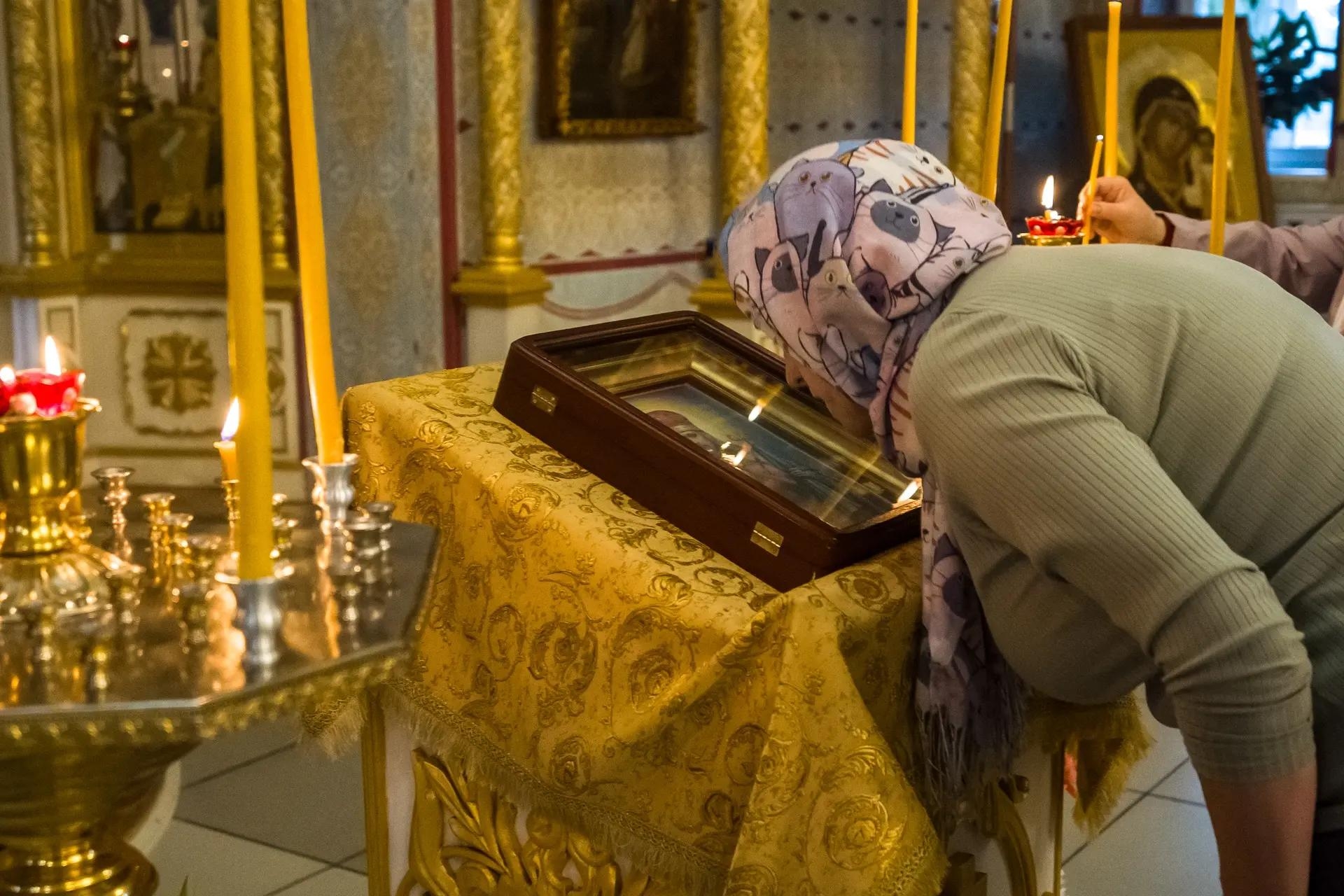 Литургия в четверг 16-й седмицы по Пятидесятнице, свт. Иоасафа, епископа Белгородского и свт. Митрофана, епископа Воронежского