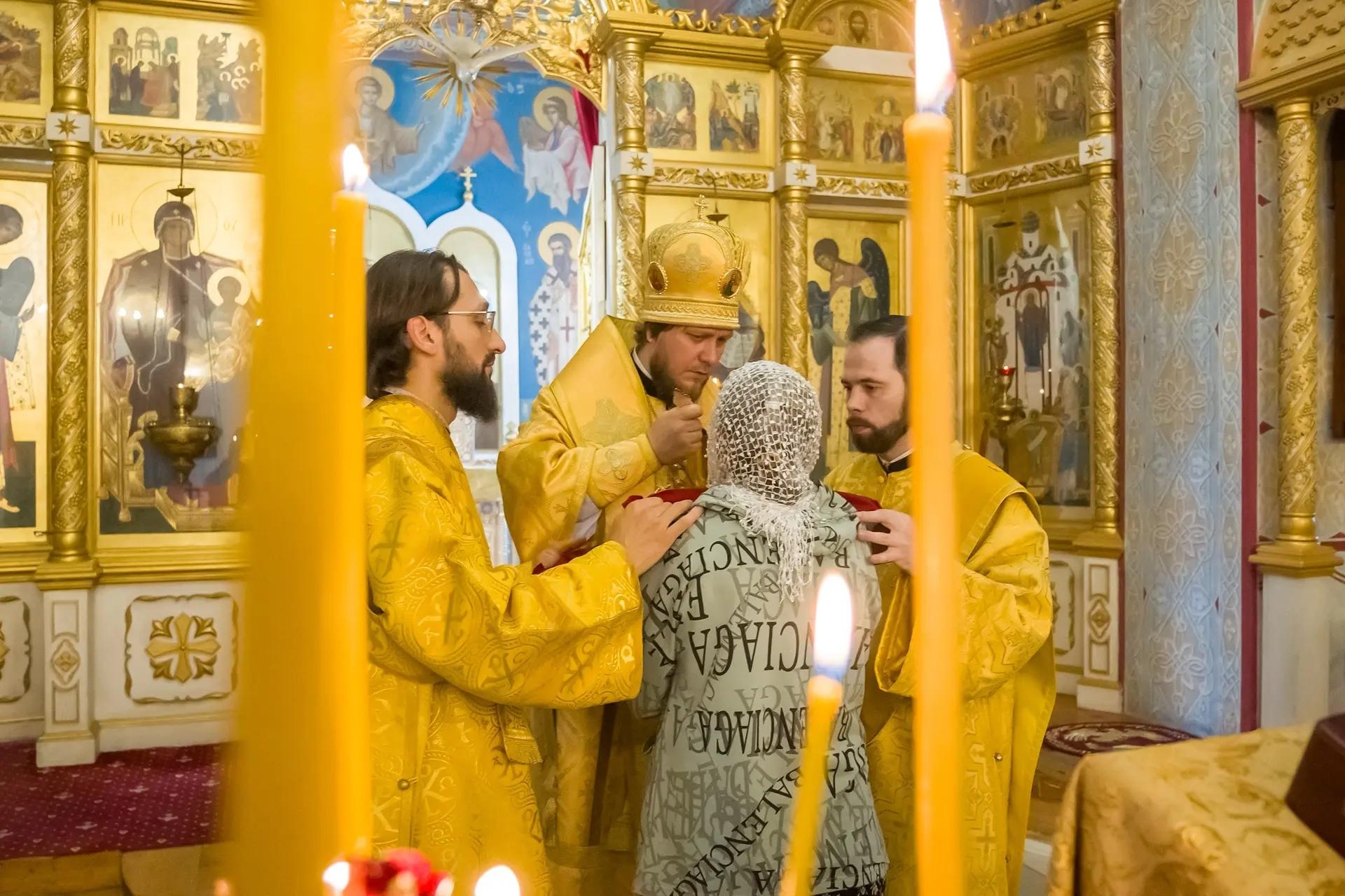 Литургия в четверг 16-й седмицы по Пятидесятнице, свт. Иоасафа, епископа Белгородского и свт. Митрофана, епископа Воронежского