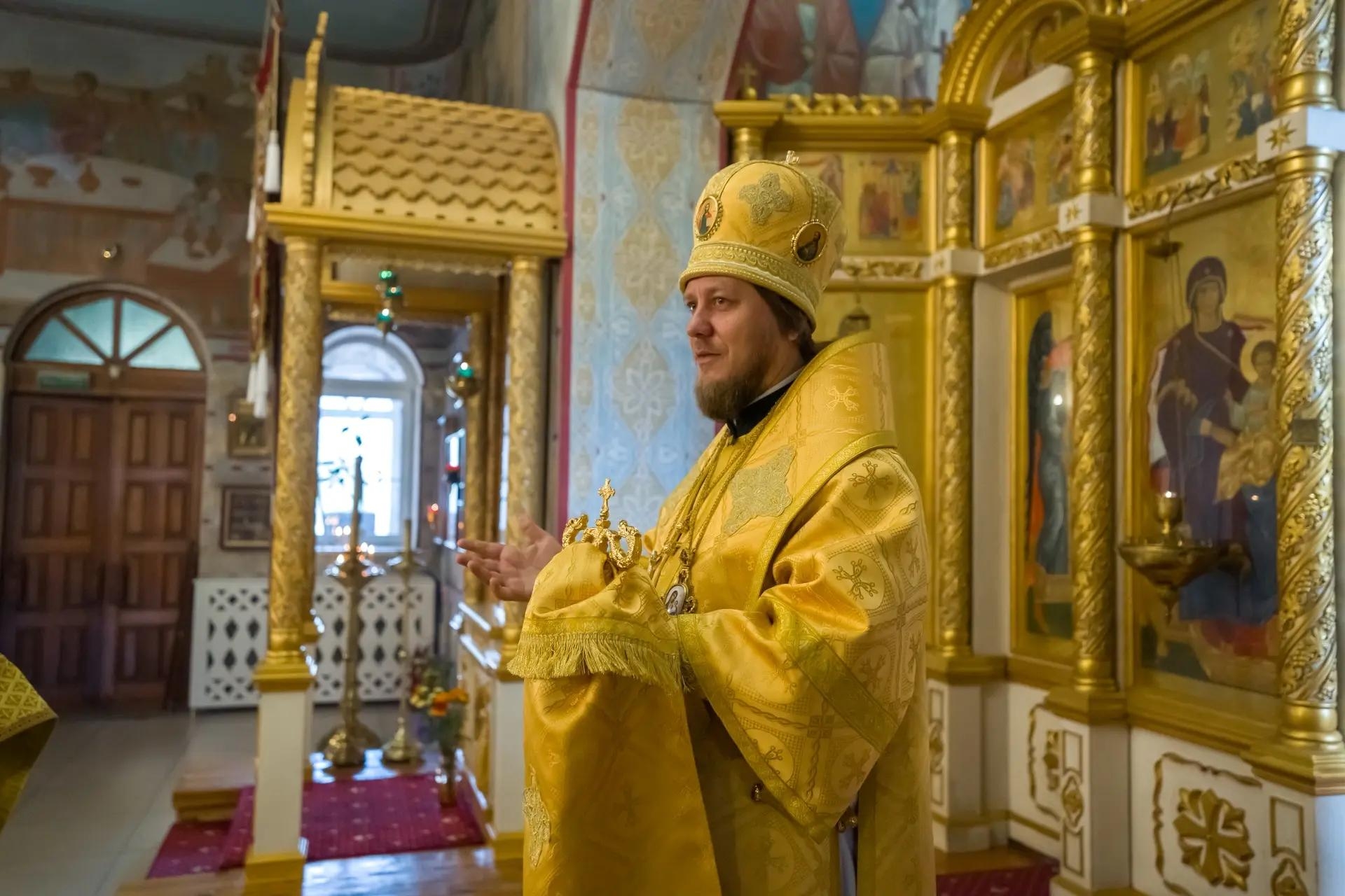 Литургия в четверг 16-й седмицы по Пятидесятнице, свт. Иоасафа, епископа Белгородского и свт. Митрофана, епископа Воронежского