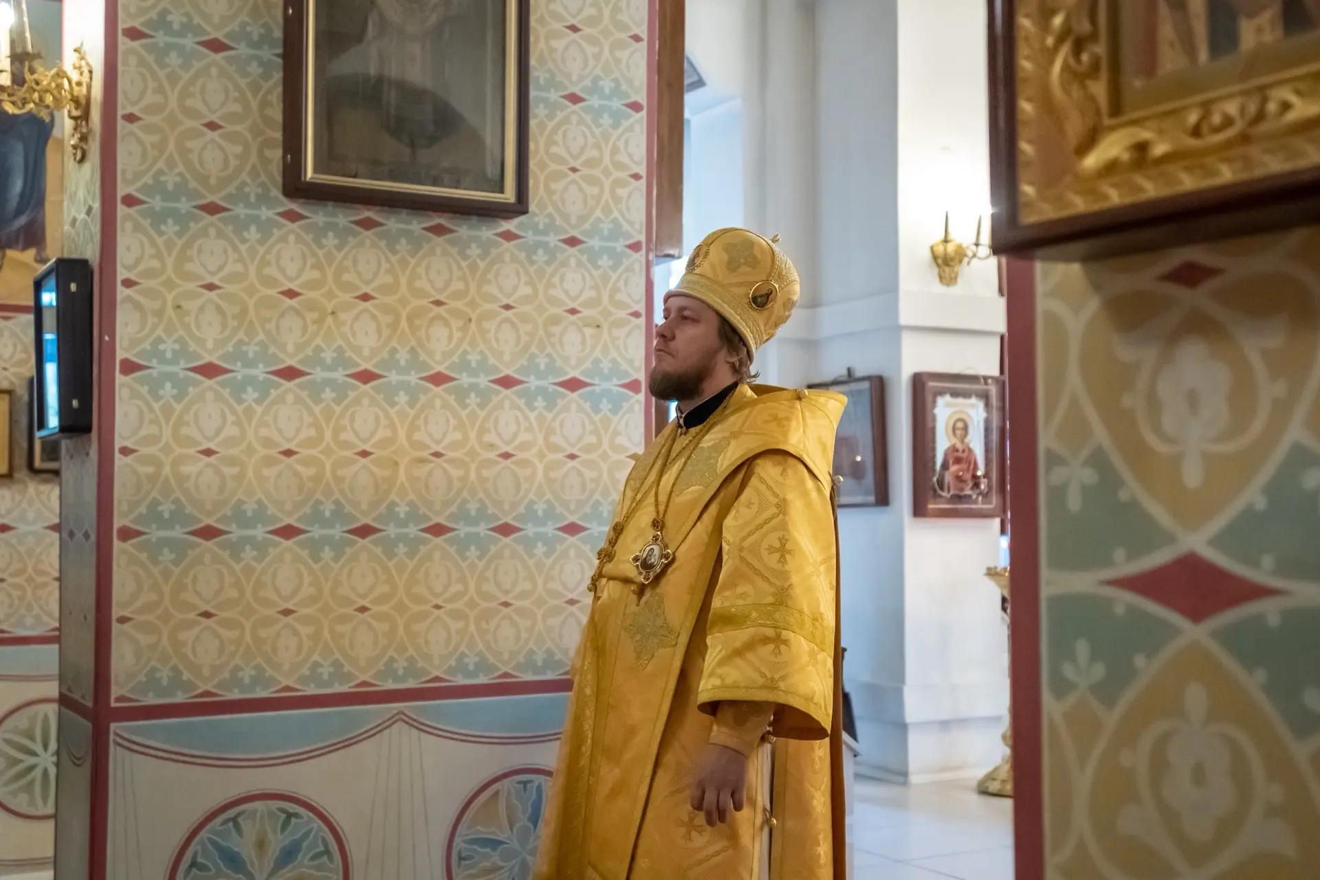 Литургия в пятницу 16-й седмицы по Пятидесятнице, прор. Захарии и прав. Елисаветы, родителей Иоанна Предтечи