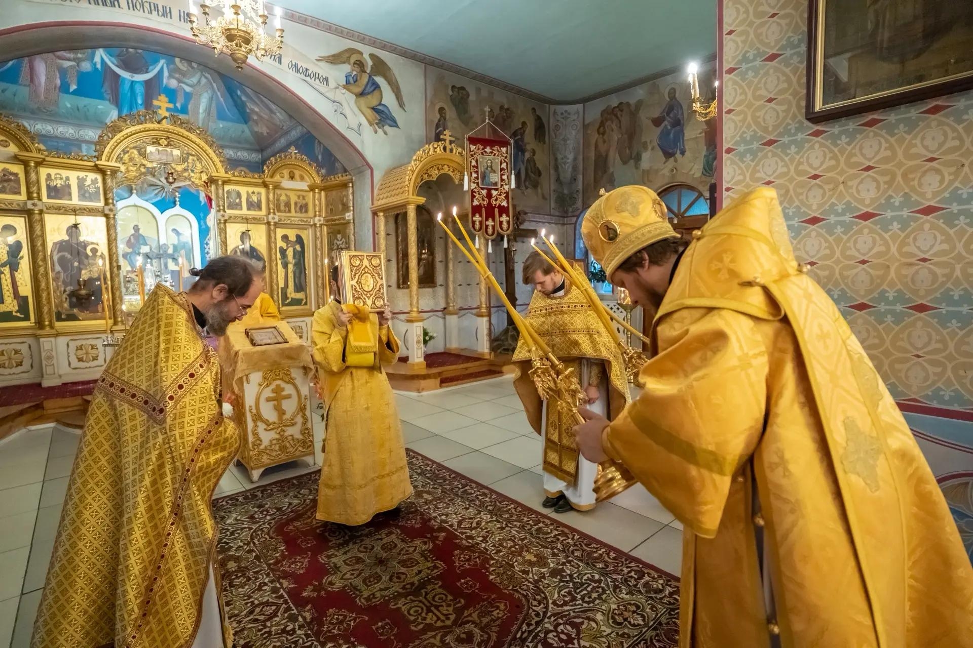 Литургия в пятницу 16-й седмицы по Пятидесятнице, прор. Захарии и прав. Елисаветы, родителей Иоанна Предтечи