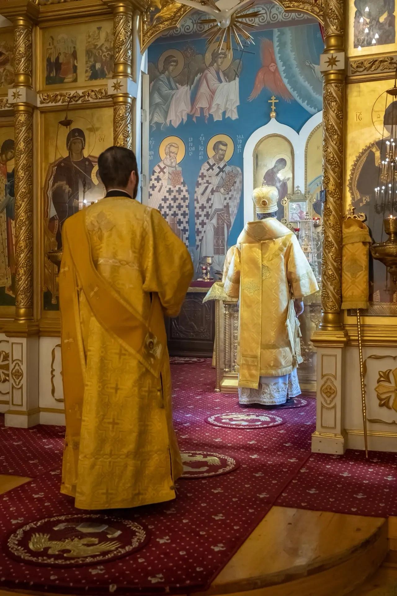 Литургия в пятницу 16-й седмицы по Пятидесятнице, прор. Захарии и прав. Елисаветы, родителей Иоанна Предтечи