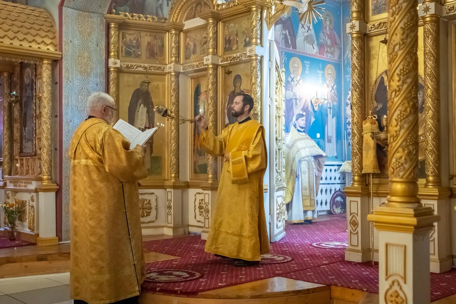 Литургия в пятницу 16-й седмицы по Пятидесятнице, прор. Захарии и прав. Елисаветы, родителей Иоанна Предтечи