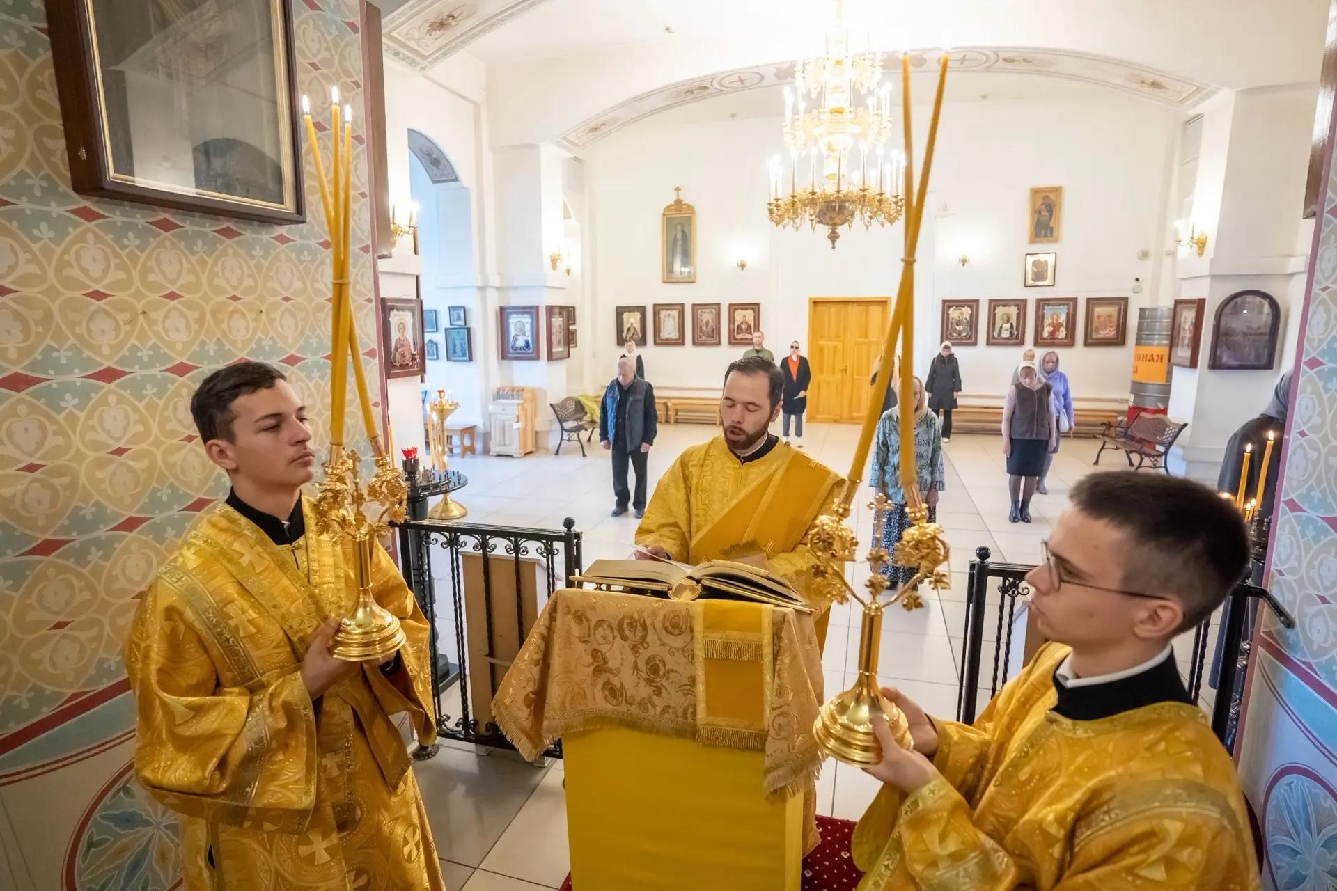 Литургия в пятницу 16-й седмицы по Пятидесятнице, прор. Захарии и прав. Елисаветы, родителей Иоанна Предтечи