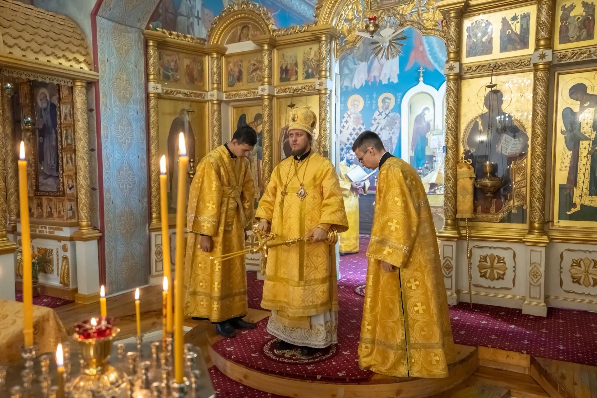 Литургия в пятницу 16-й седмицы по Пятидесятнице, прор. Захарии и прав. Елисаветы, родителей Иоанна Предтечи