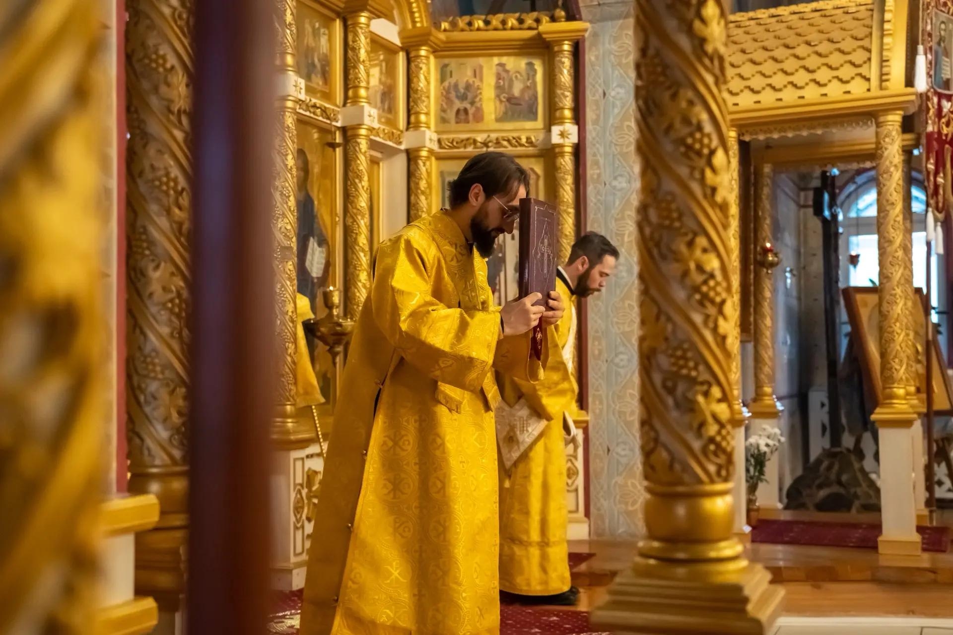 Литургия в среду 14-й седмицы по Пятидесятнице, прор. Самуила