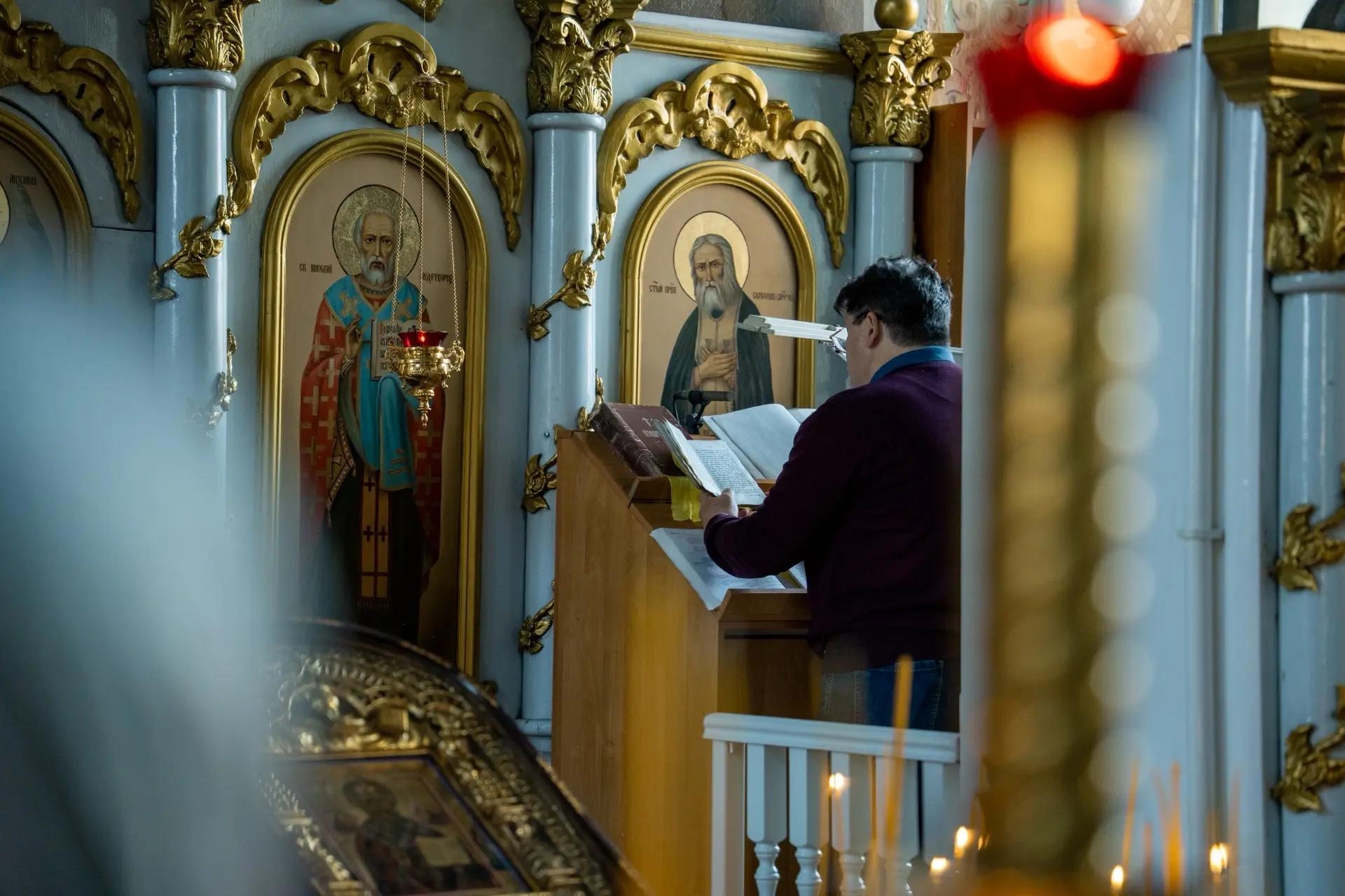 Литургия в Неделю 16-ю по Пятидесятнице, мч. Созонта Помпеольского в Никольском соборном храме г. Сатка