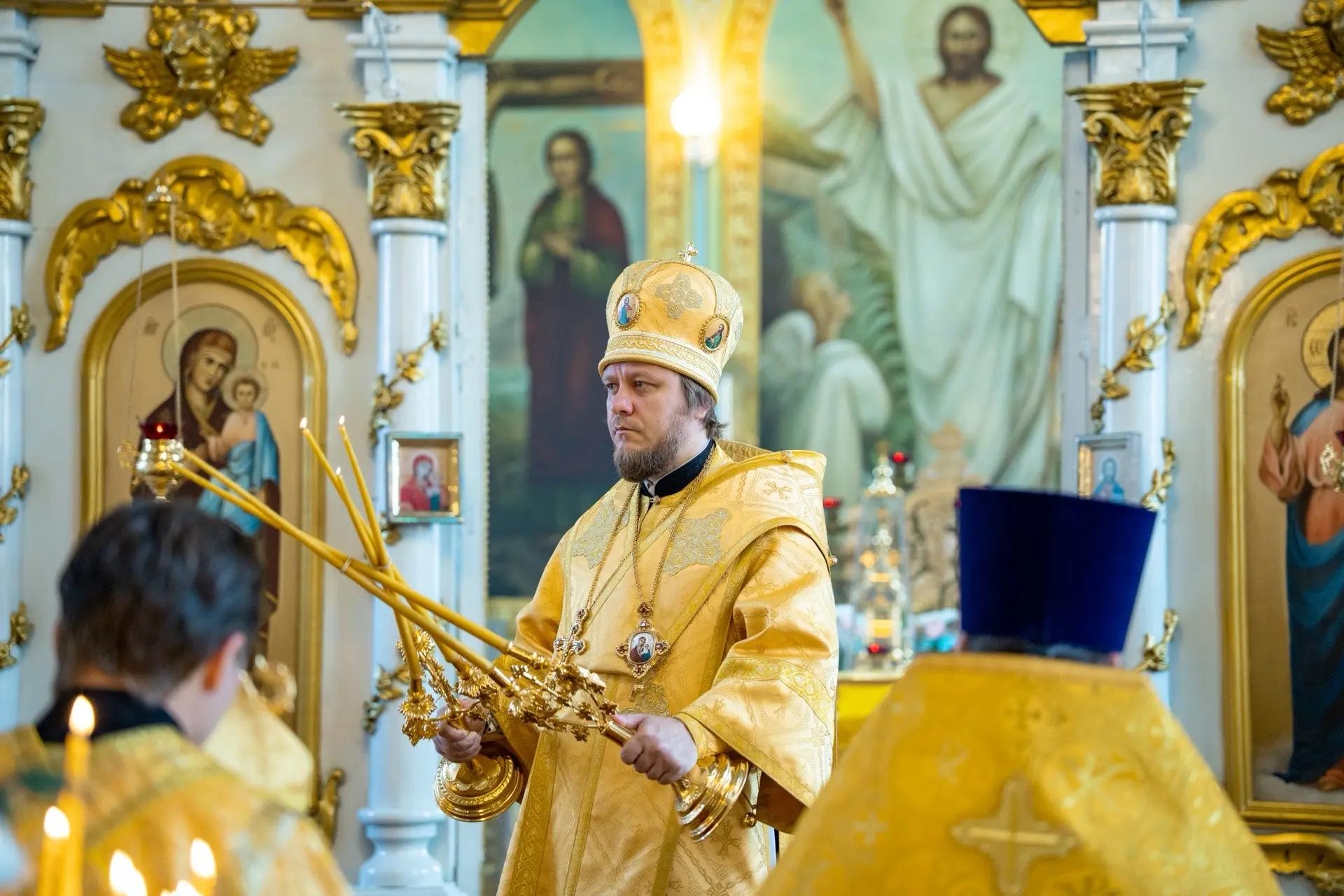 Литургия в Неделю 16-ю по Пятидесятнице, мч. Созонта Помпеольского в Никольском соборном храме г. Сатка