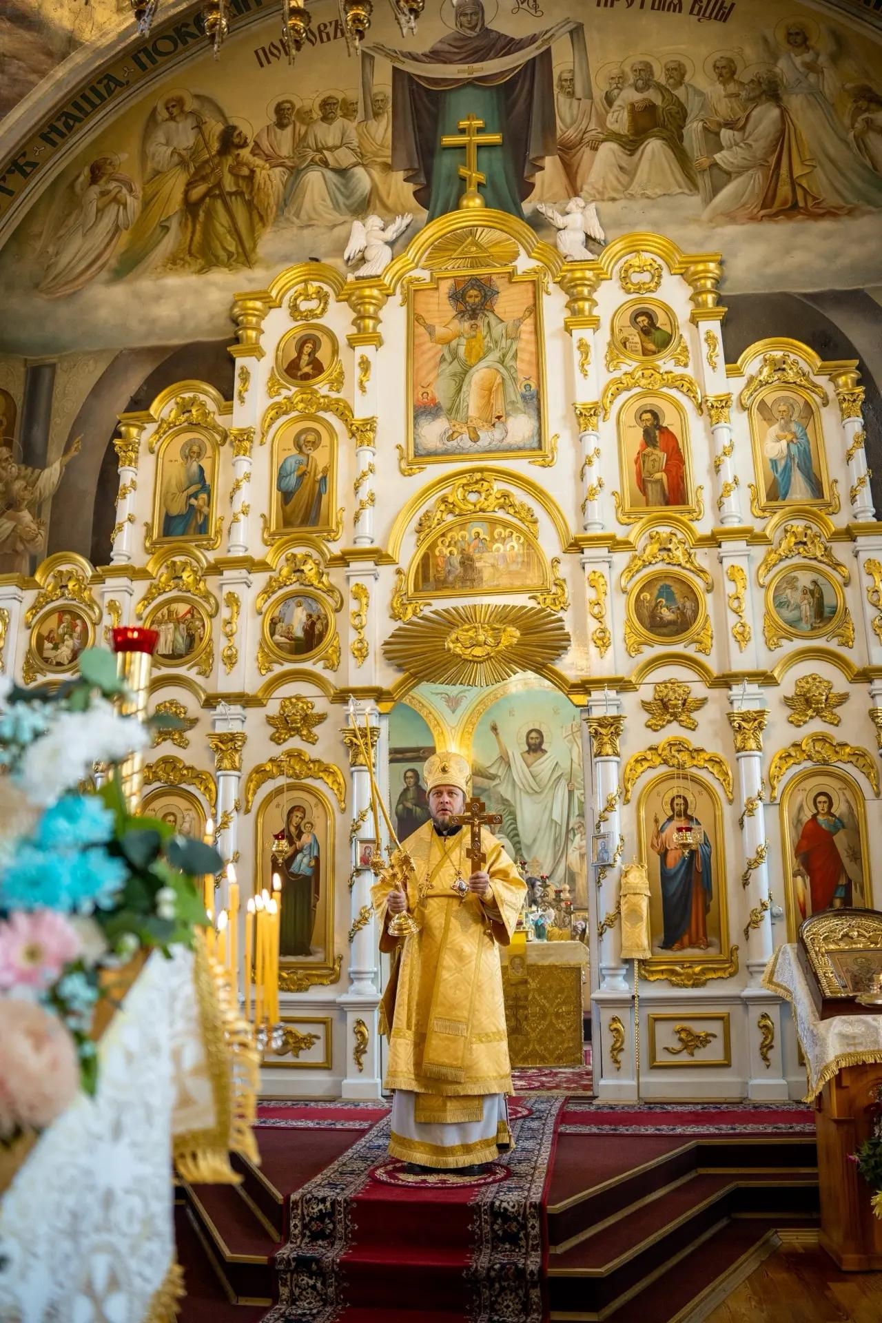 Литургия в Неделю 16-ю по Пятидесятнице, мч. Созонта Помпеольского в Никольском соборном храме г. Сатка