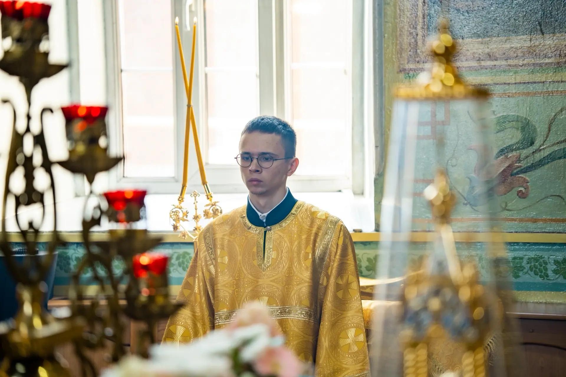 Литургия в Неделю 16-ю по Пятидесятнице, мч. Созонта Помпеольского в Никольском соборном храме г. Сатка