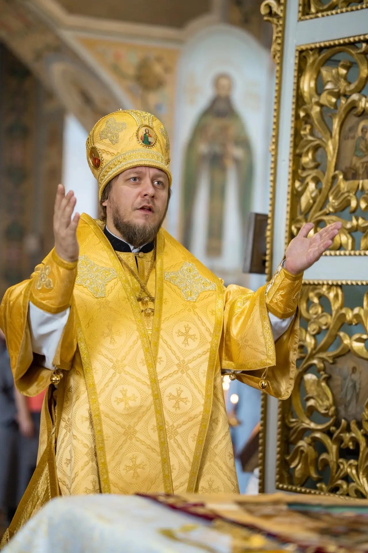 Литургия в Неделю 16-ю по Пятидесятнице, мч. Созонта Помпеольского в Никольском соборном храме г. Сатка