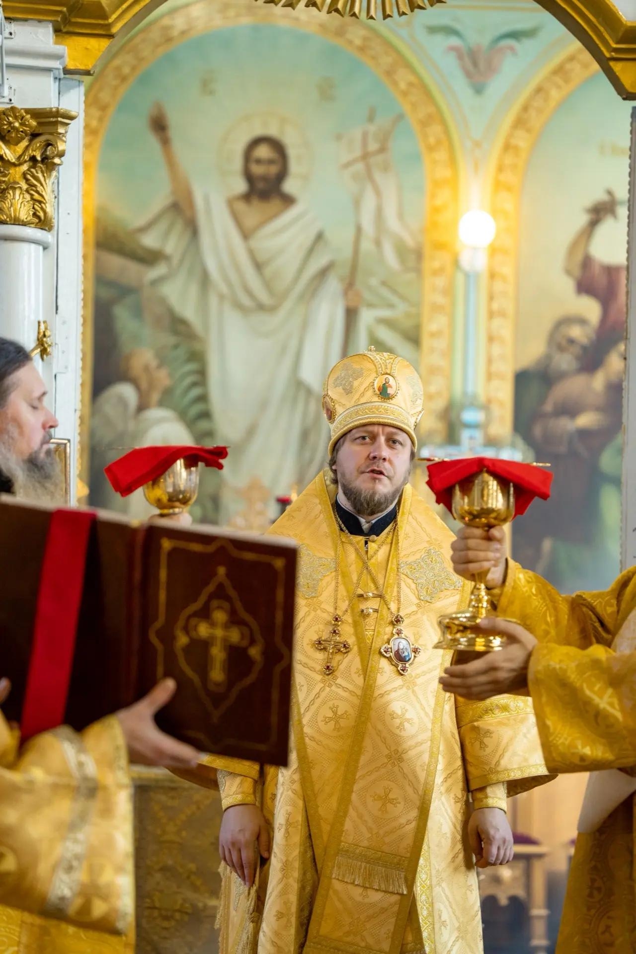 Литургия в Неделю 16-ю по Пятидесятнице, мч. Созонта Помпеольского в Никольском соборном храме г. Сатка