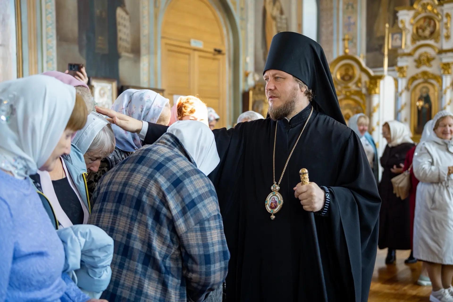 Литургия в Неделю 16-ю по Пятидесятнице, мч. Созонта Помпеольского в Никольском соборном храме г. Сатка