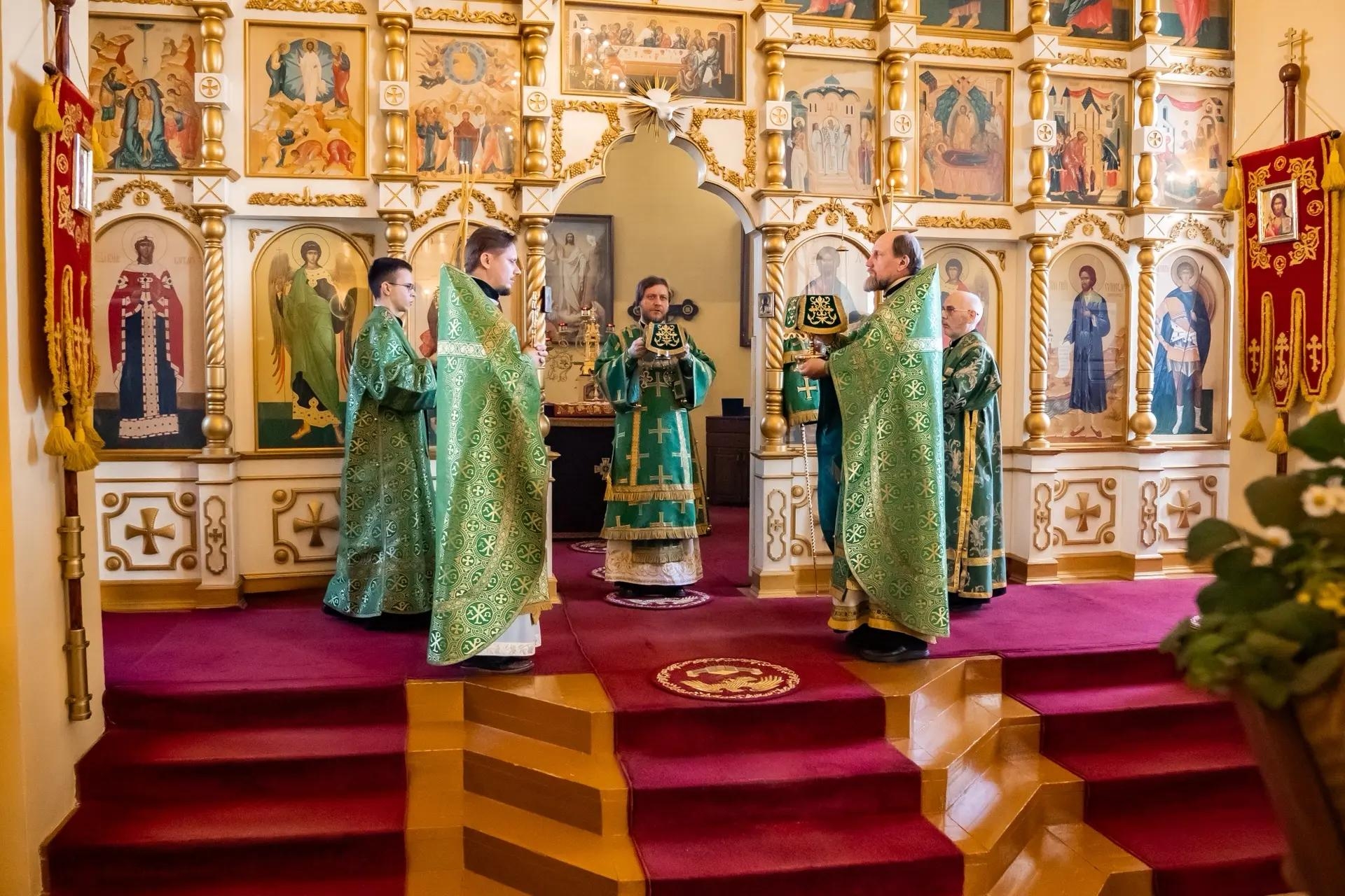 Литургия в пятницу 17-й седмицы по Пятидесятнице, прав. Симеона Верхотурского в Симеоновском храме г. Златоуст