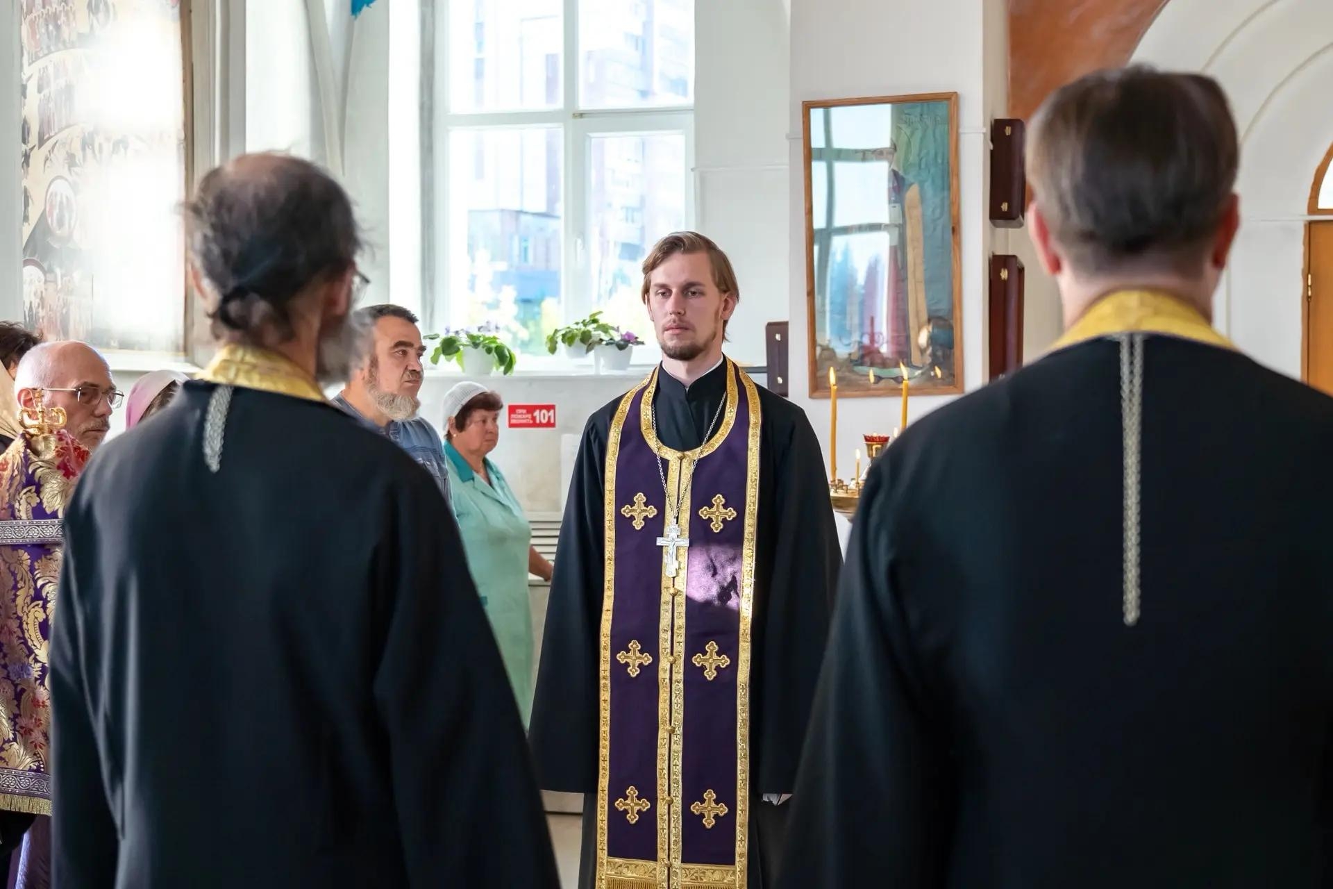 Всенощное бдение в канун Недели 17-й по Пятидесятнице, Воздвижения Честного и Животворящего Креста Господня